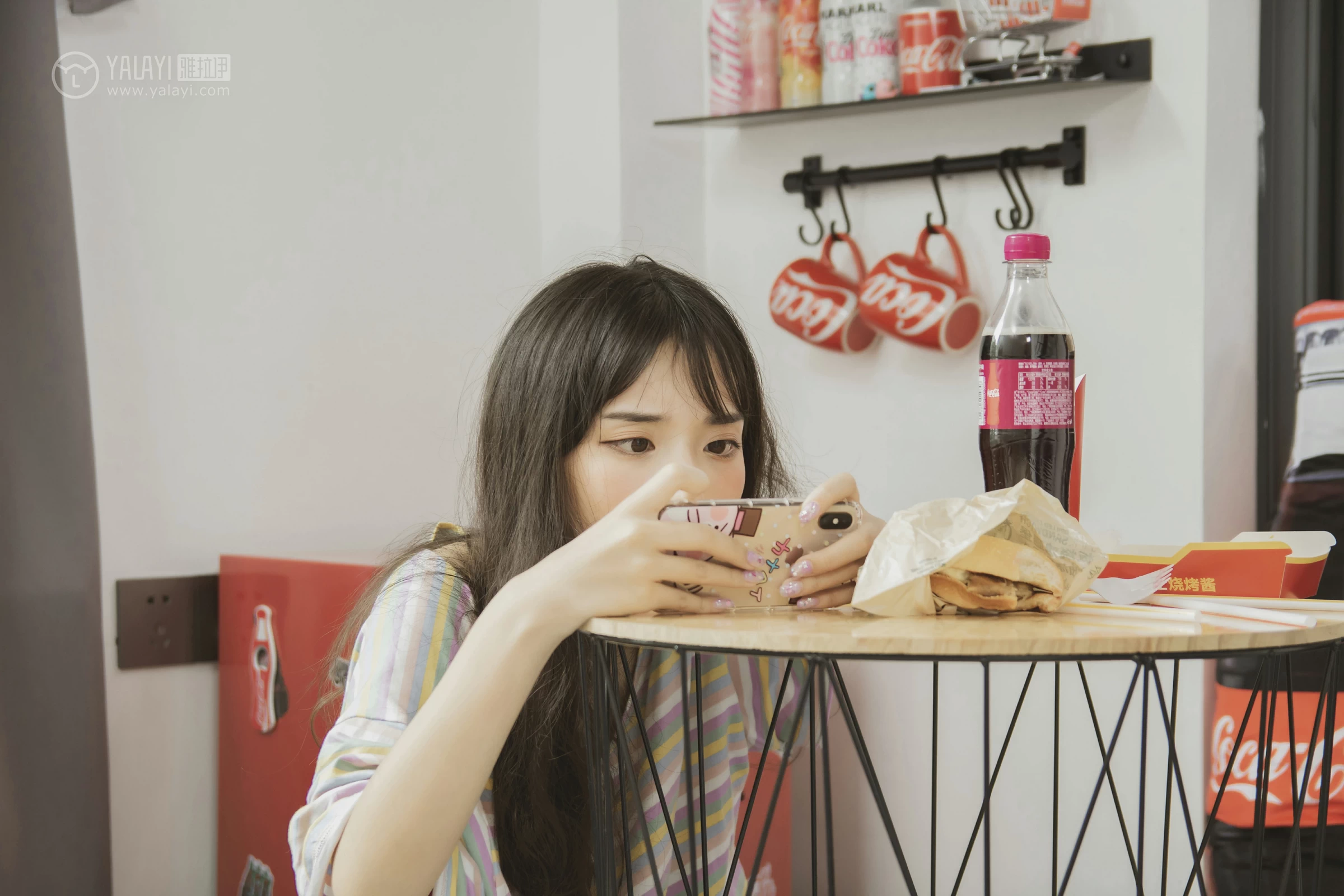 [YALAYI雅拉伊]No.340 氧气女孩 阿橙 条纹短袖加灰色短裙清纯可爱私房写真集第12张