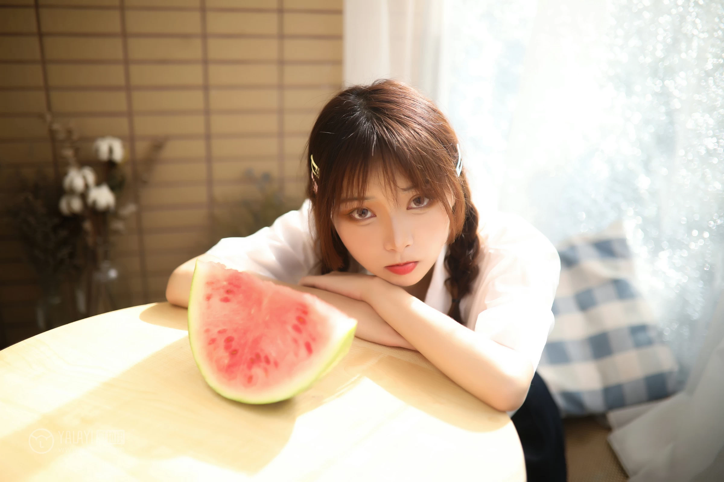 [YALAYI雅拉伊]No.342 与她的夏日恋爱 暄暄 白色衬衫加黑色短裙清纯可爱私房写真集第8张