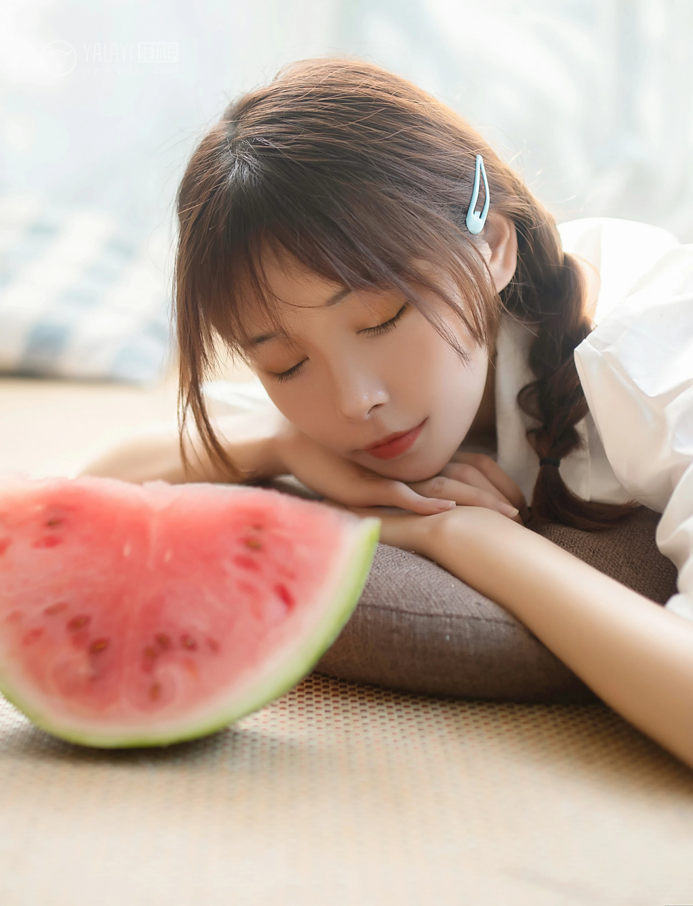 [YALAYI雅拉伊]No.342 与她的夏日恋爱 暄暄 白色衬衫加黑色短裙清纯可爱私房写真集第11张