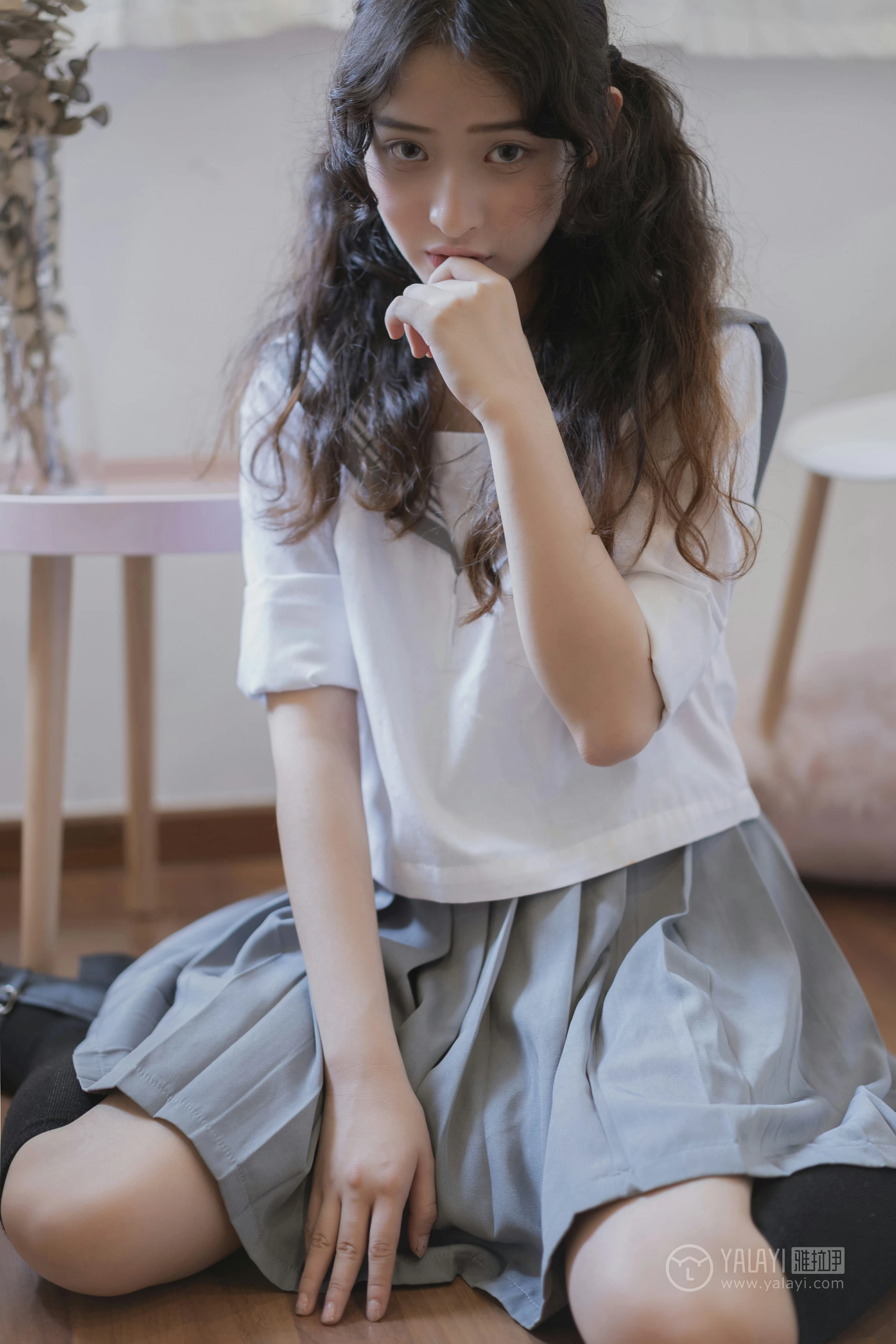 [YALAYI雅拉伊]No.349 清纯学生妹 西子 高中女生制服与短裙性感私房写真集第10张