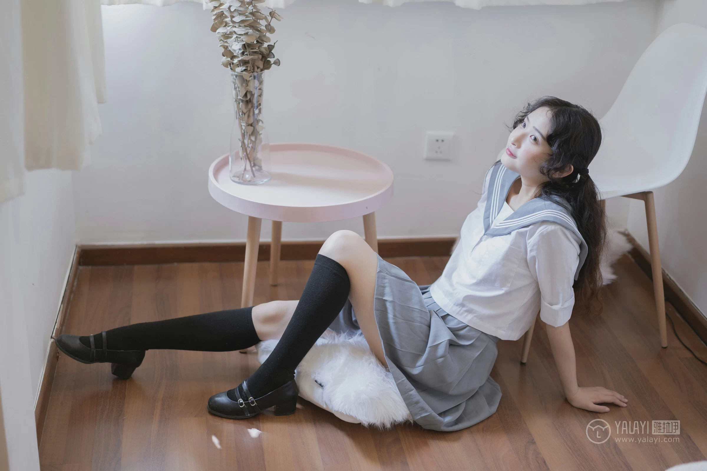 [YALAYI雅拉伊]No.349 清纯学生妹 西子 高中女生制服与短裙性感私房写真集第15张