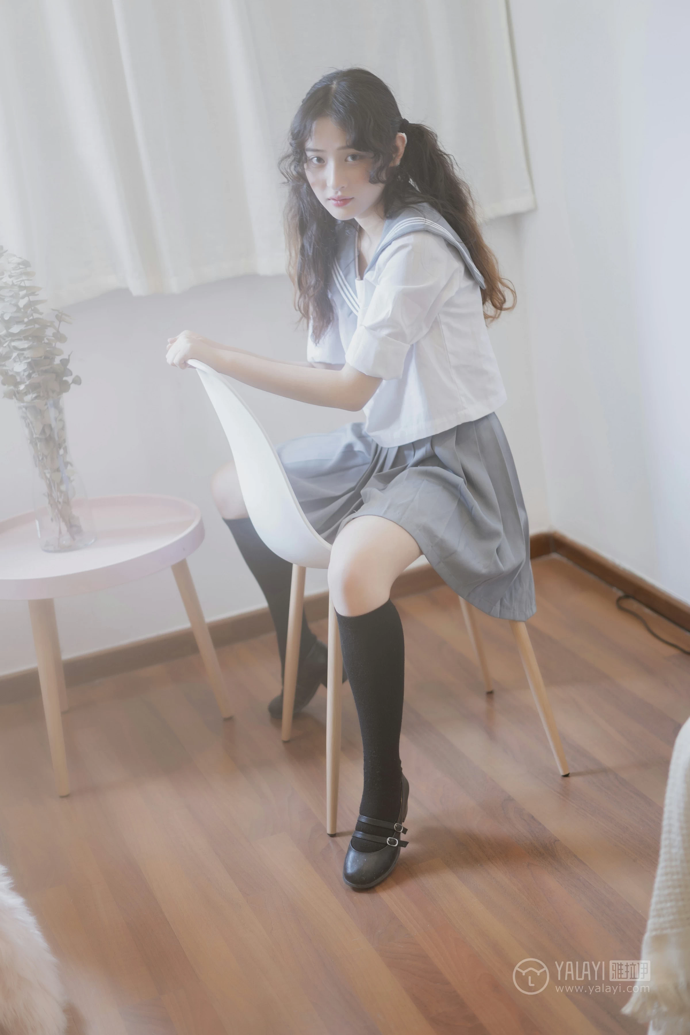 [YALAYI雅拉伊]No.349 清纯学生妹 西子 高中女生制服与短裙性感私房写真集第21张