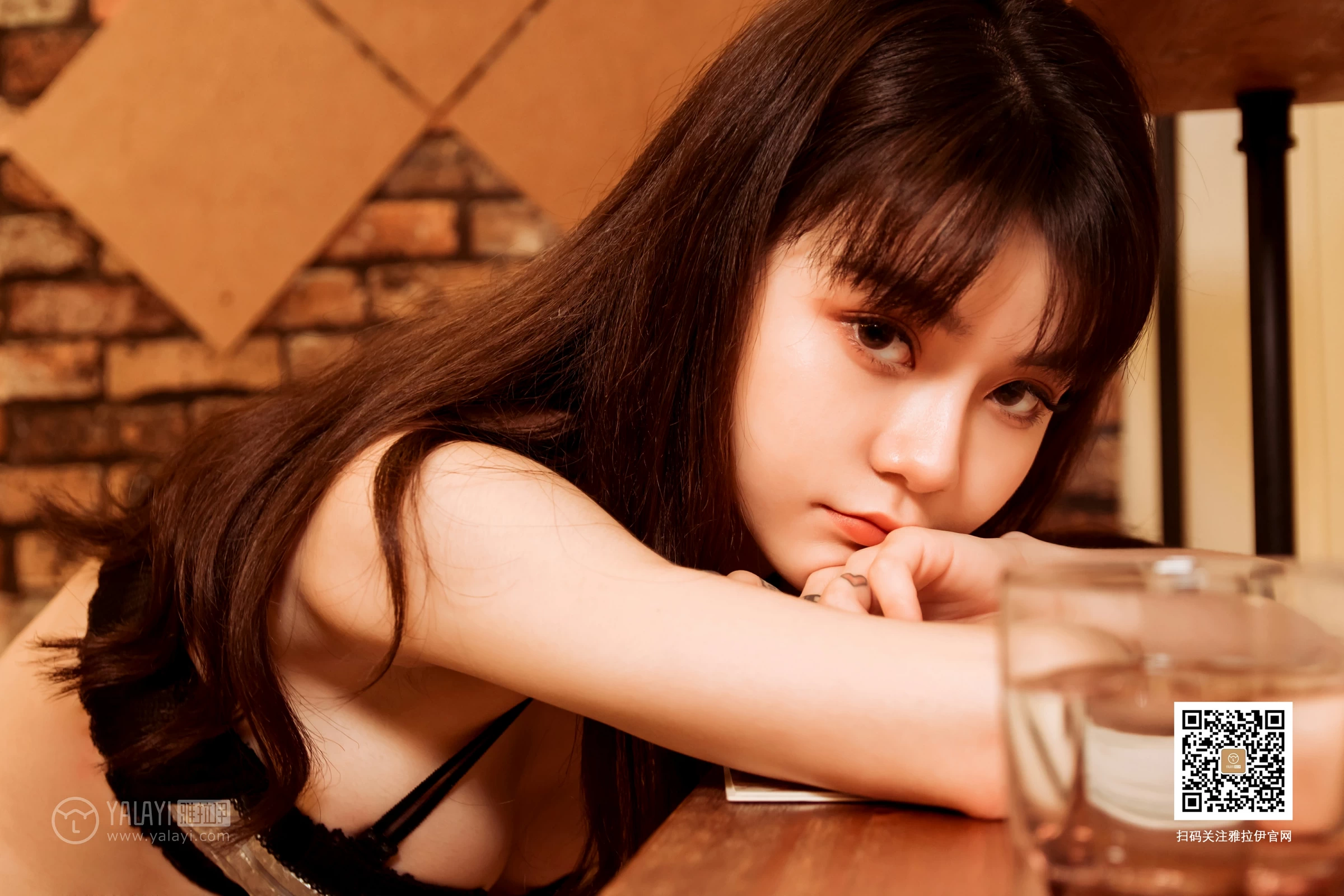 [YALAYI雅拉伊]No.362 图书馆精灵 蓉蓉 黑色蕾丝内衣性感私房写真集第7张