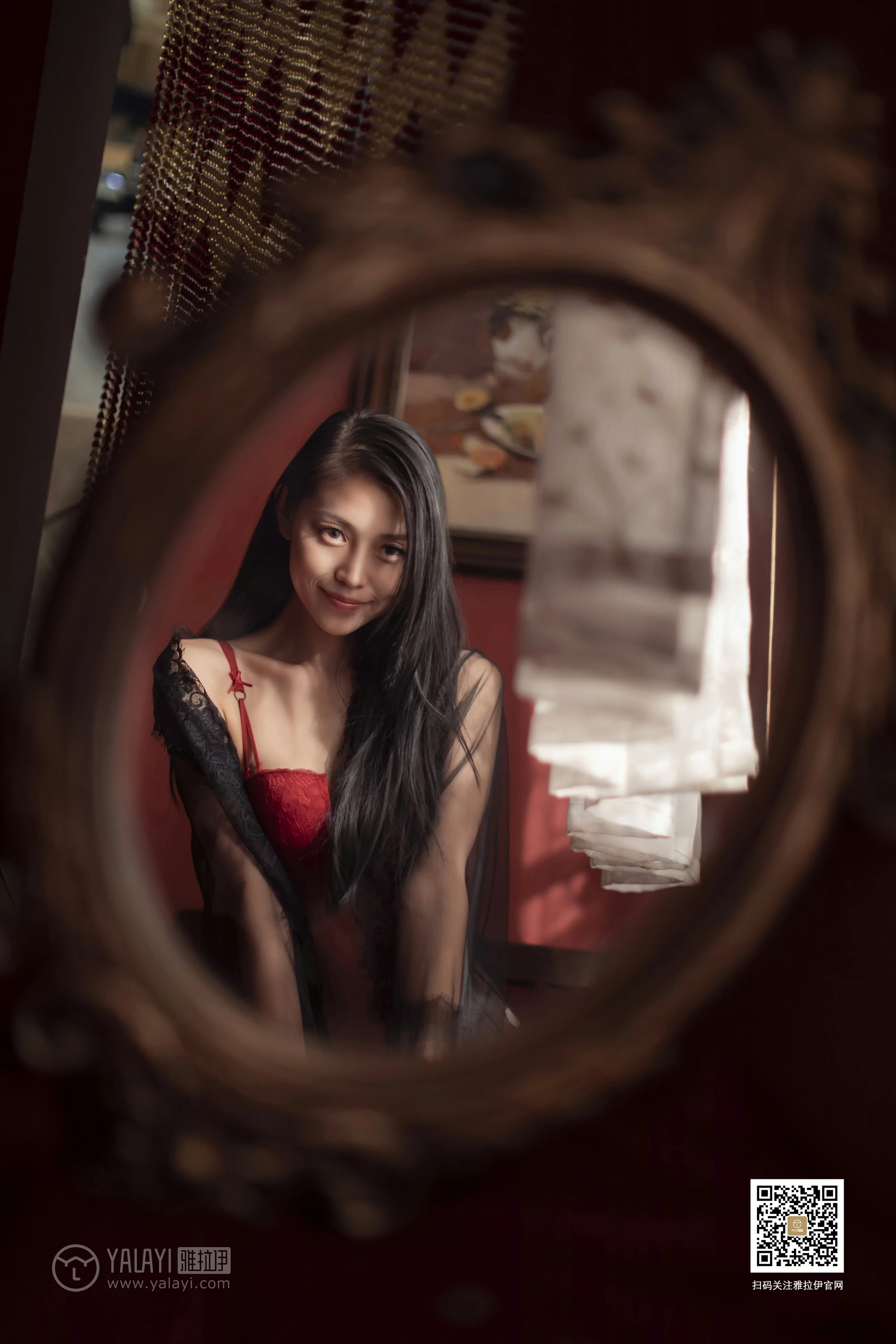[YALAYI雅拉伊]No.368 梦醒时分 图雅 黑色透视情趣睡衣加红色蕾丝内衣性感私房写真集第14张