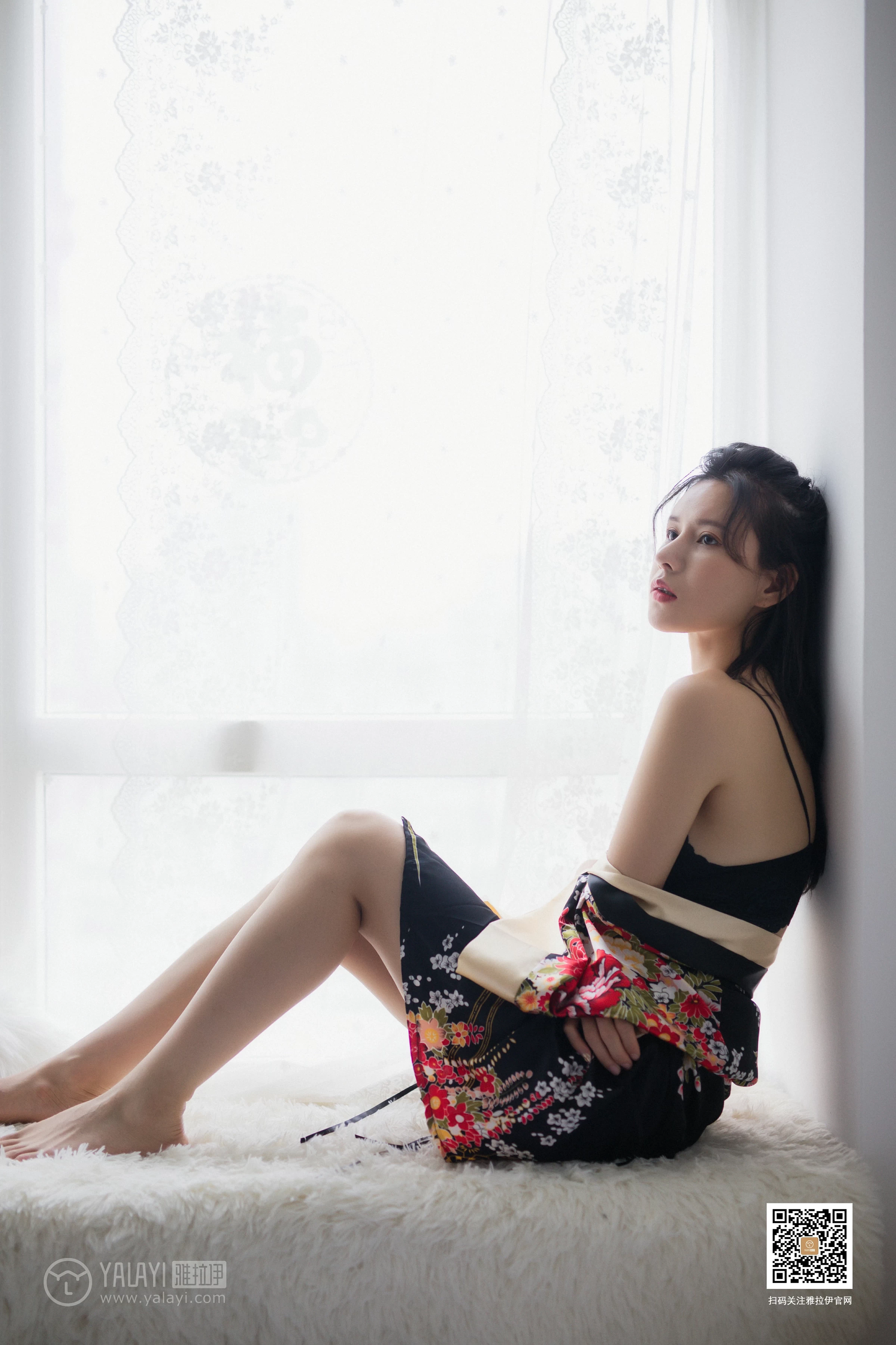 [YALAYI雅拉伊]No.383 瑶瑶 黑色睡衣加黑色蕾丝内衣性感私房写真集第6张