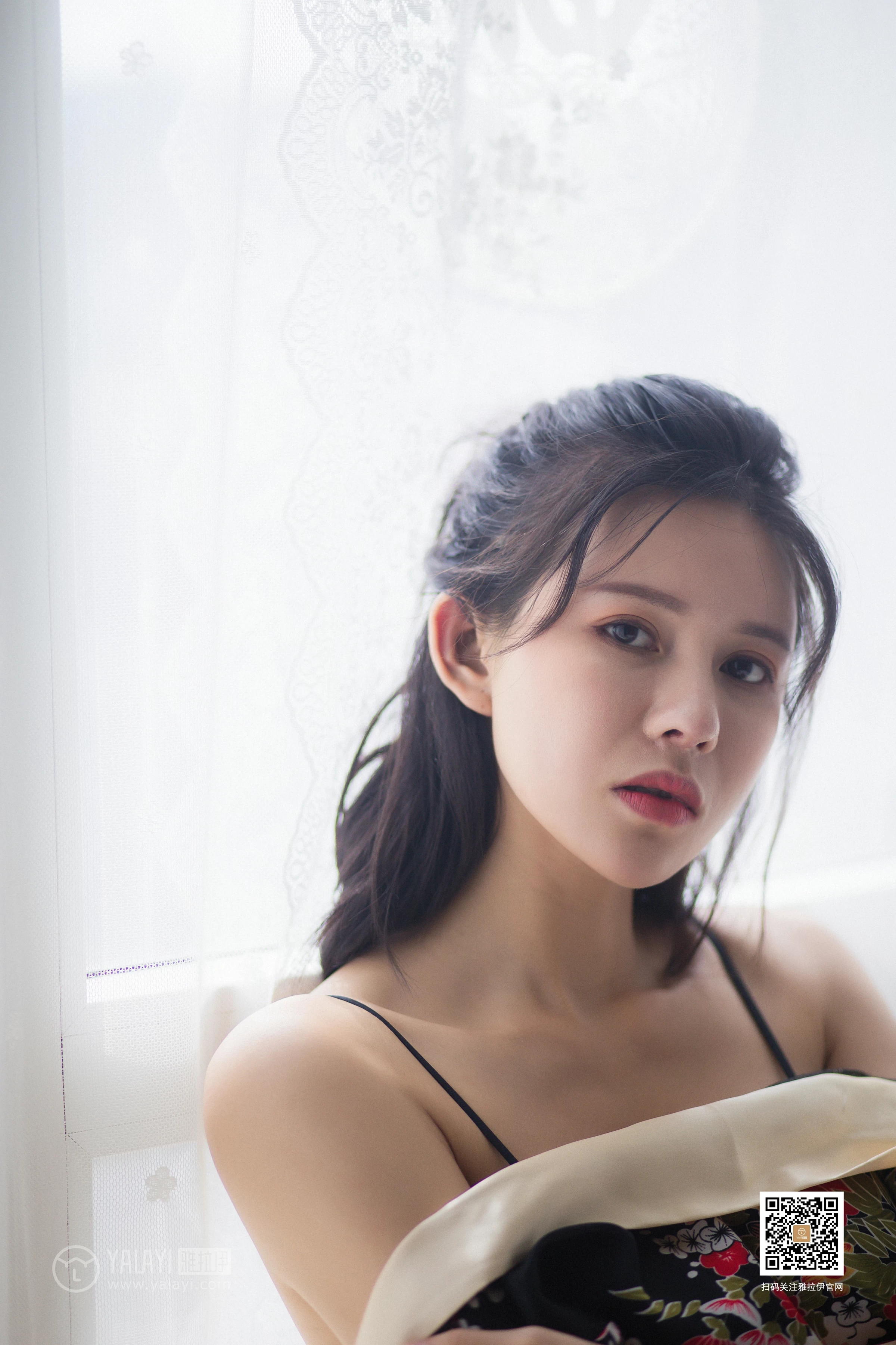 [YALAYI雅拉伊]No.383 瑶瑶 黑色睡衣加黑色蕾丝内衣性感私房写真集第14张