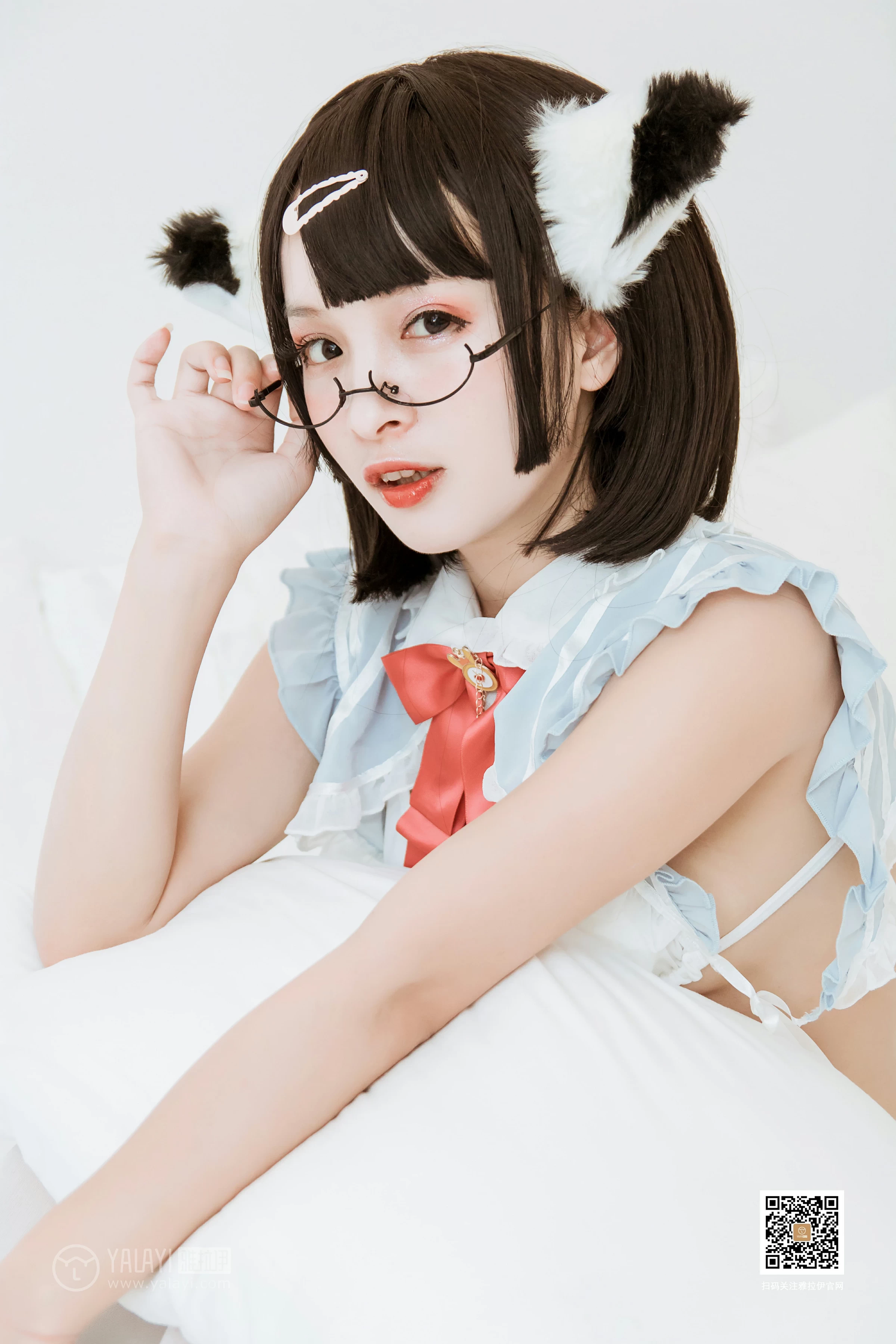 [YALAYI雅拉伊]No.384 爱丽丝 艾丽 情趣制服内衣加白色丝袜美腿性感私房写真集第14张