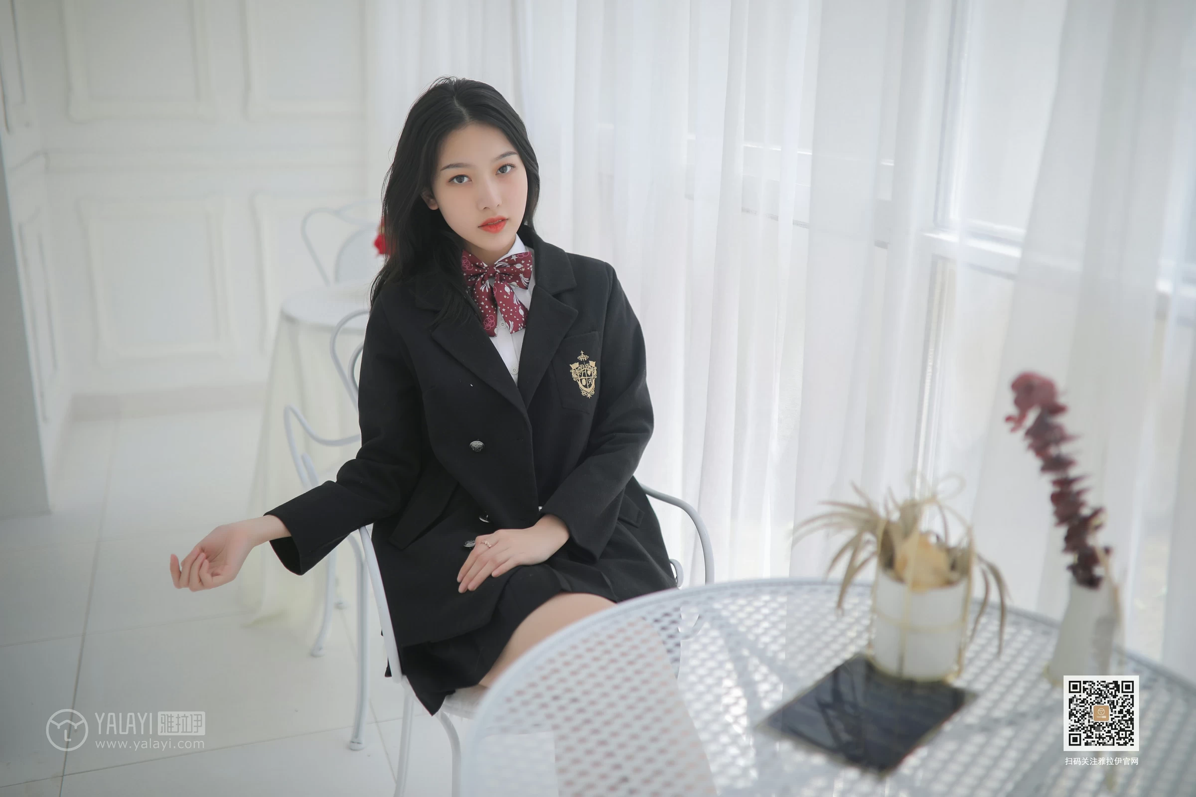 [YALAYI雅拉伊]No.387 毕业季 白璐 黑色高中女生制服与短裙加肉色丝袜美腿性感私房写真集第6张