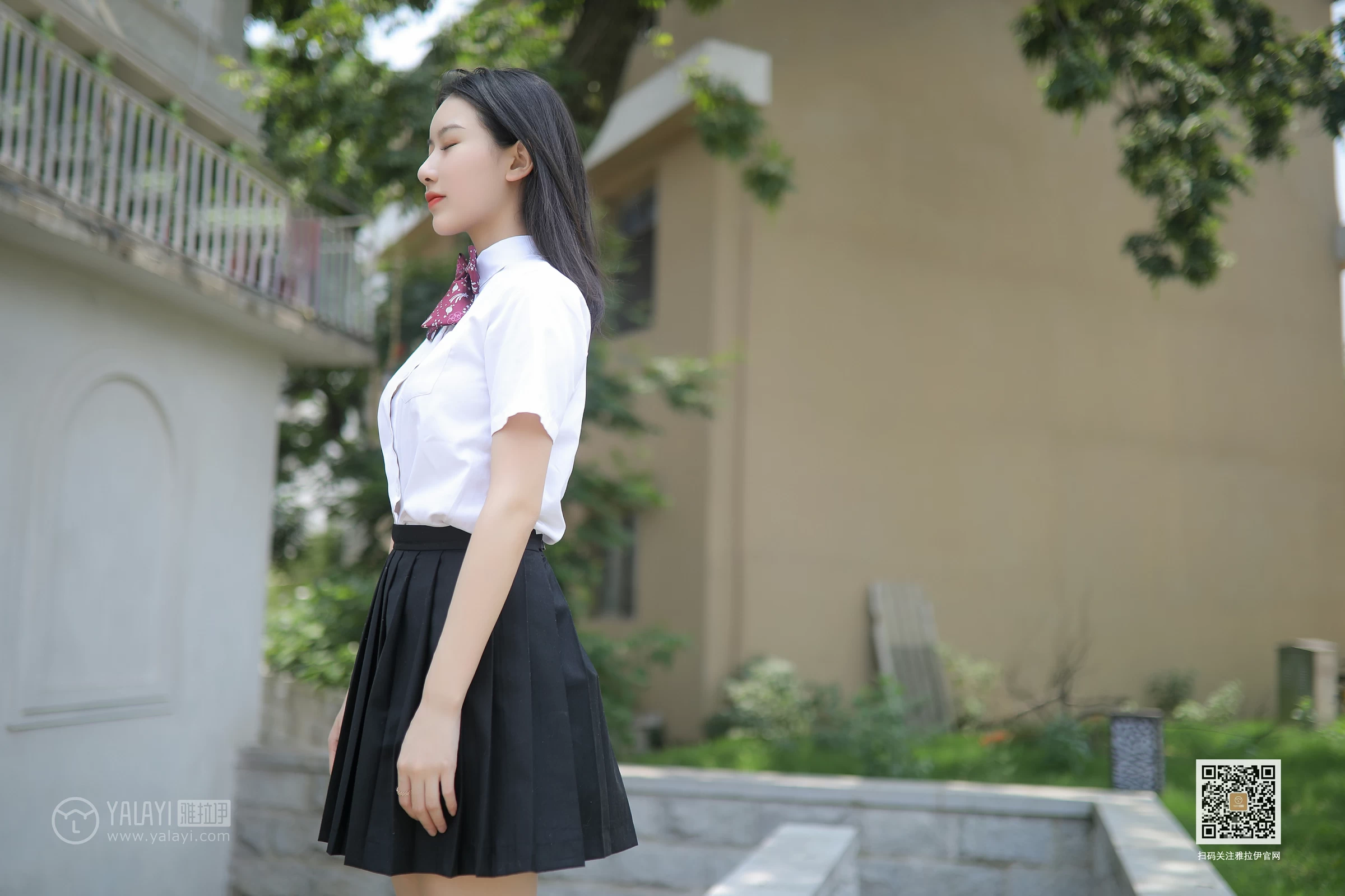 [YALAYI雅拉伊]No.387 毕业季 白璐 黑色高中女生制服与短裙加肉色丝袜美腿性感私房写真集第13张