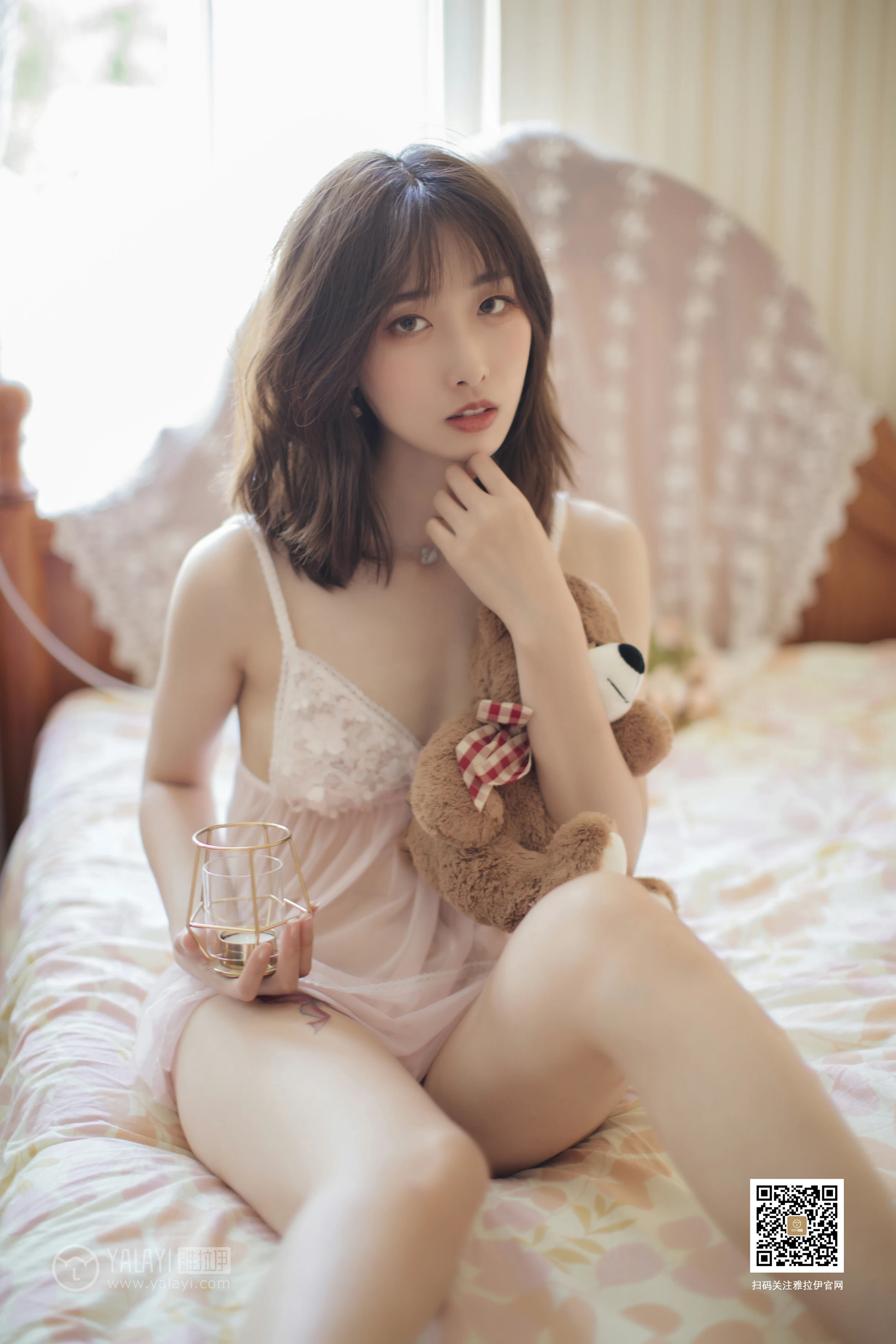 [YALAYI雅拉伊]No.388 闺房记乐 佳佳 粉色透视吊带睡衣裙性感私房写真集第3张