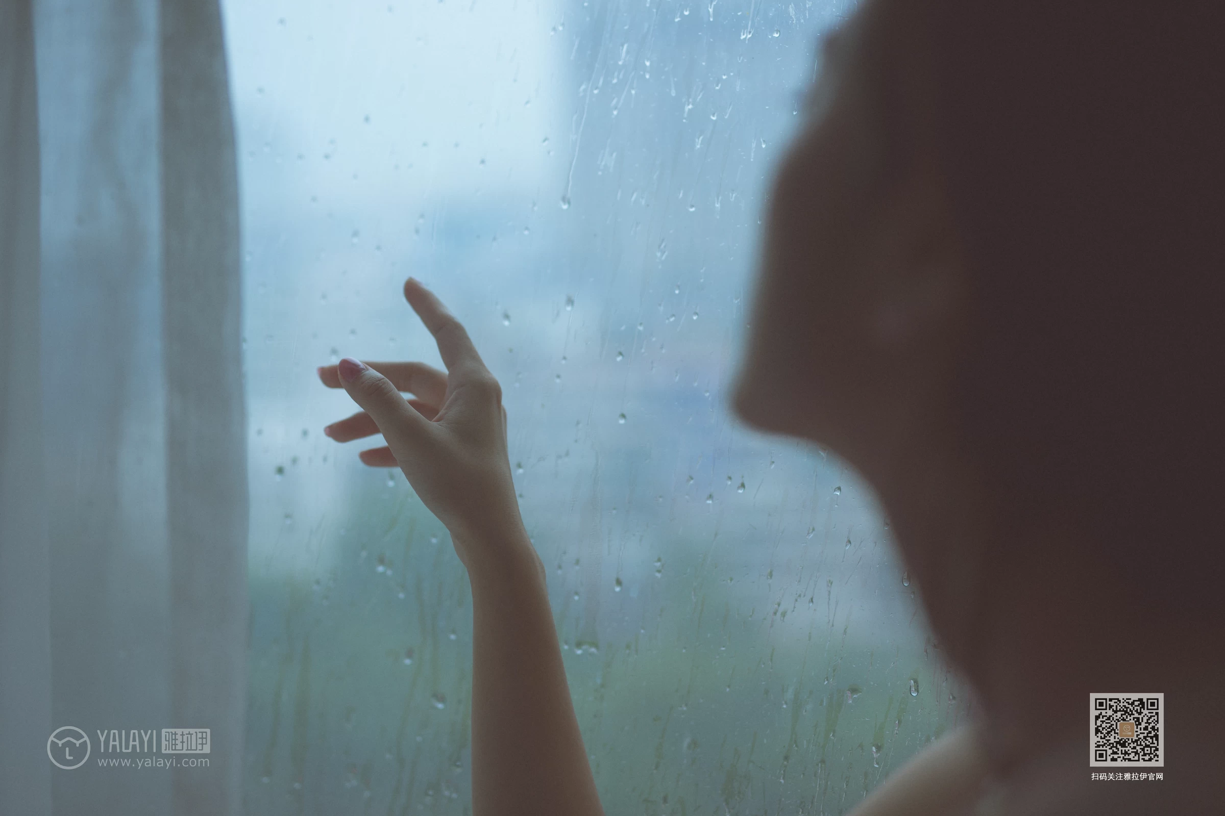 [YALAYI雅拉伊]No.397 念念又不忘 小小 白色吊带蕾丝睡衣性感私房写真集第4张