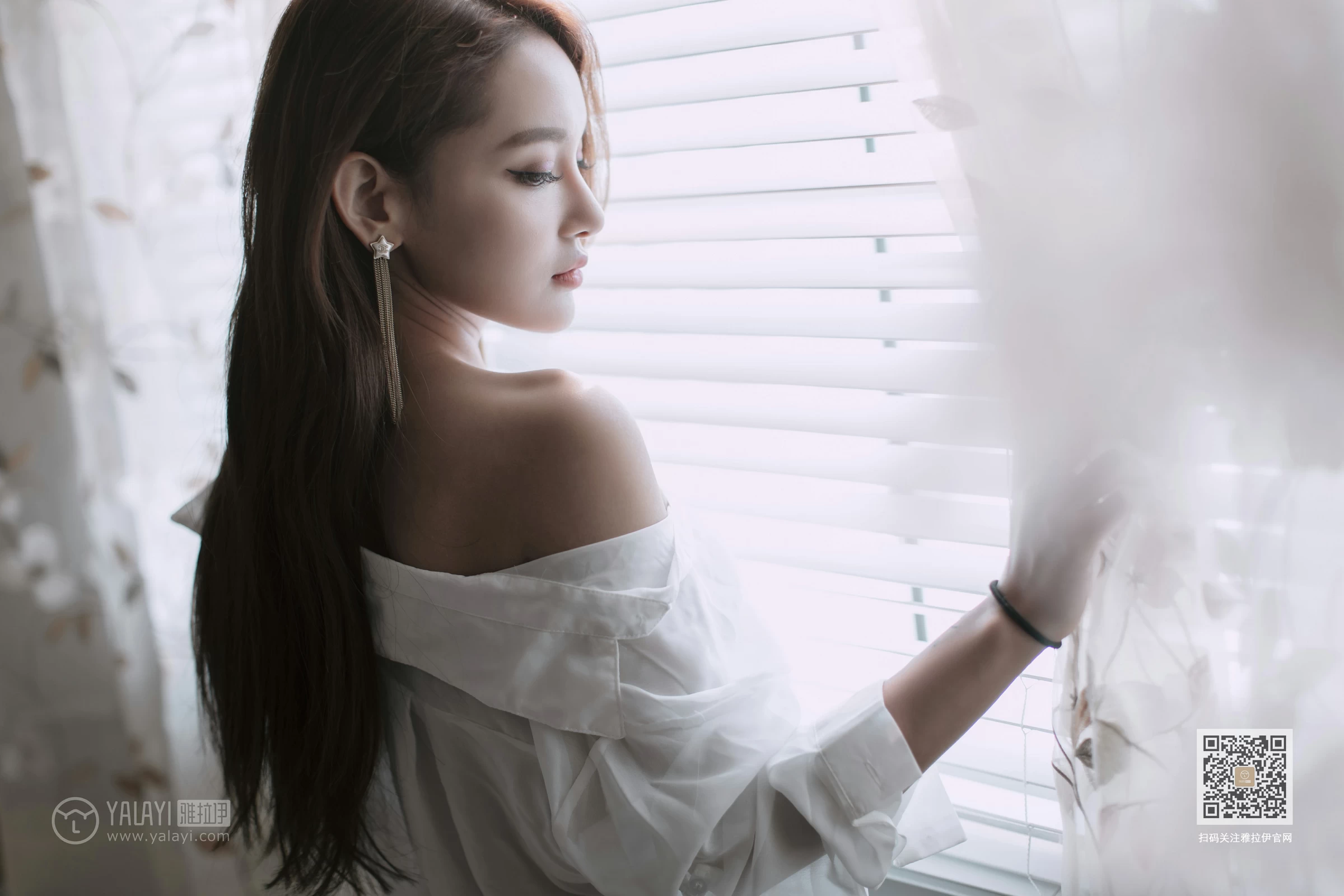 [YALAYI雅拉伊]No.398 如雪如霜 刘子炀 白色透视衬衫居家性感私房写真集第9张