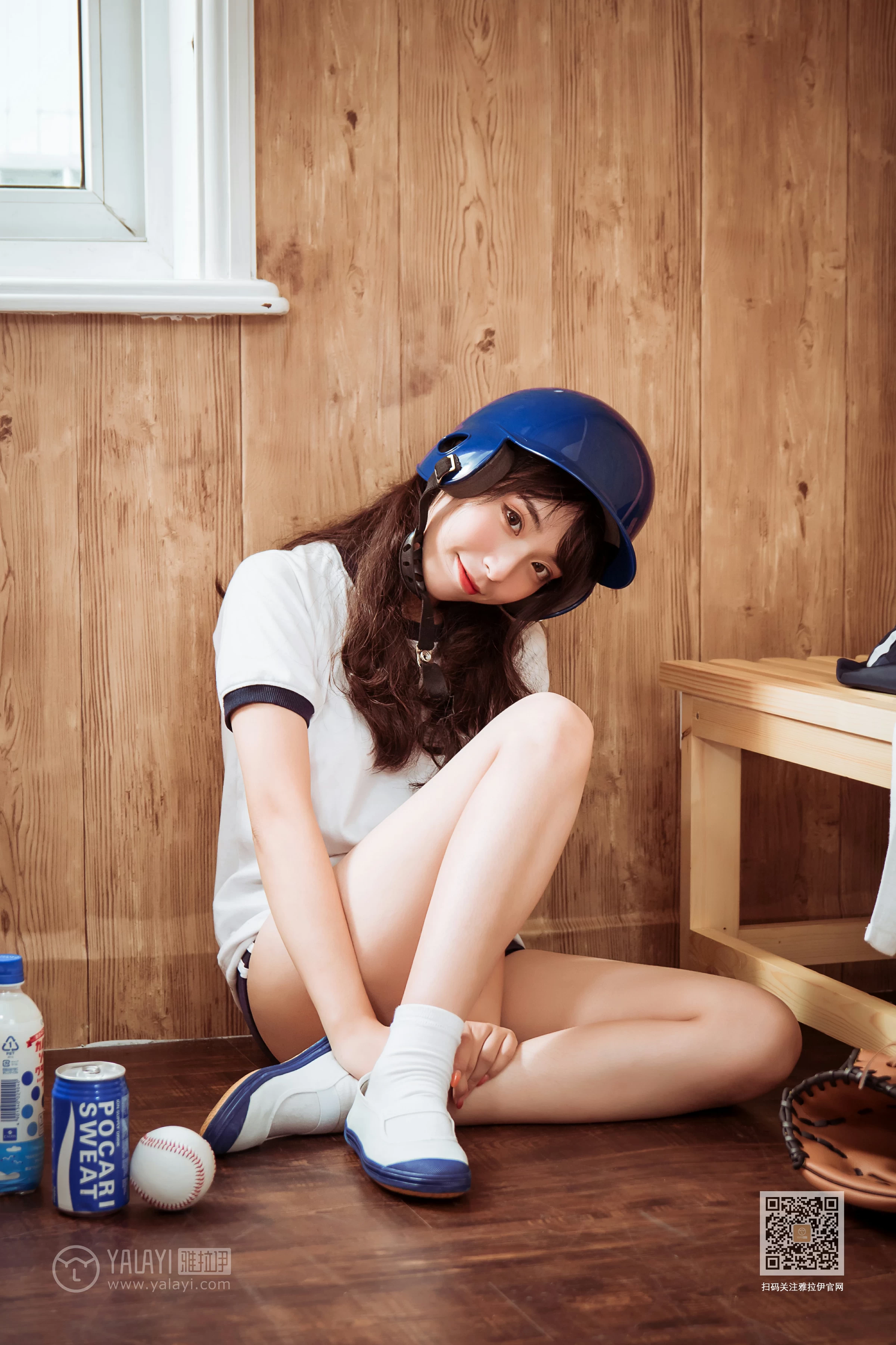 [YALAYI雅拉伊]Vol.407 美女棒球手 阿橙 白色短袖加蓝色短裤性感私房写真集第9张