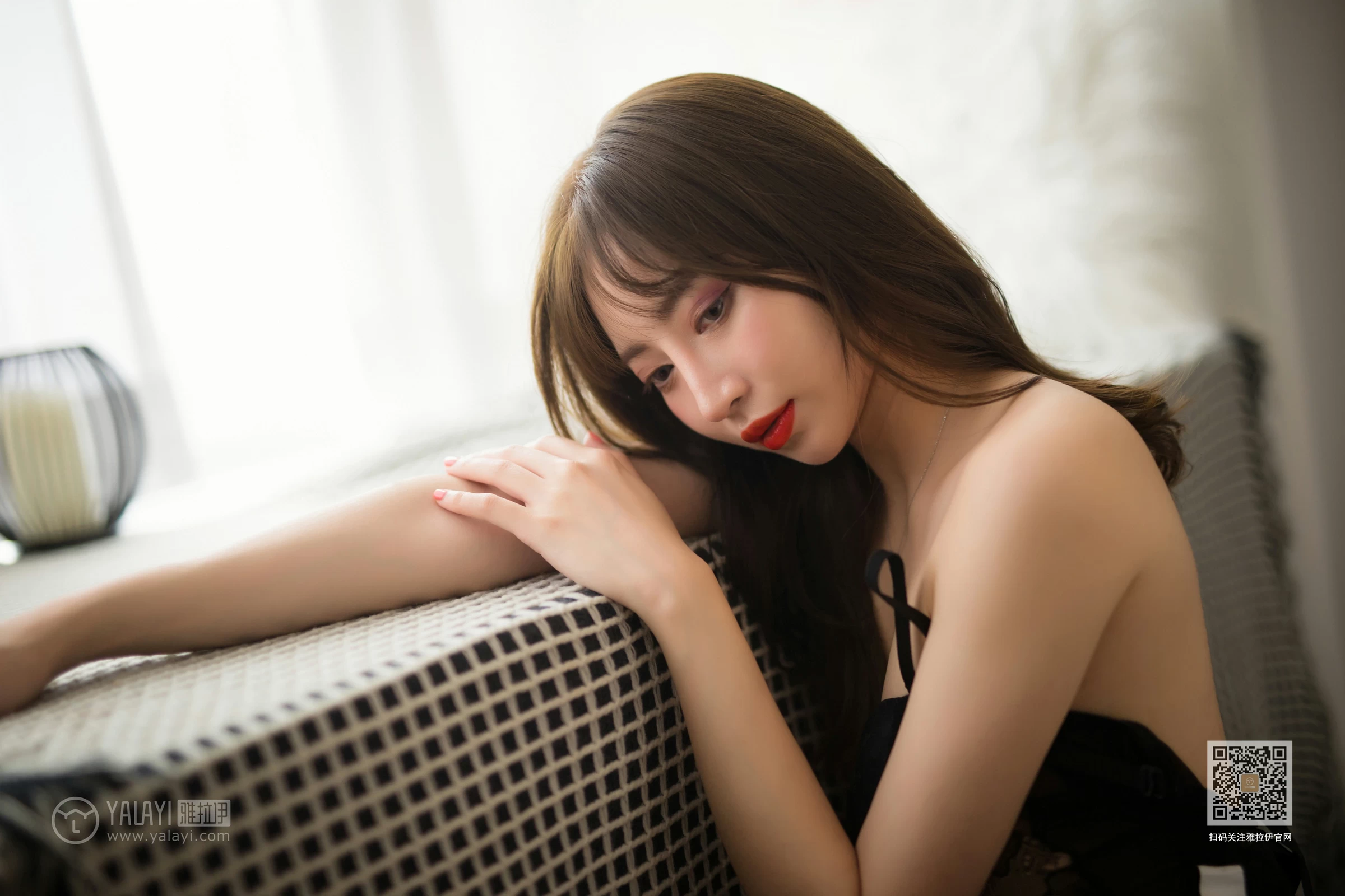 [YALAYI雅拉伊]Vol.418 一丝温柔 白雪 黑色透视情趣内衣加黑色丝袜美腿性感私房写真集第14张