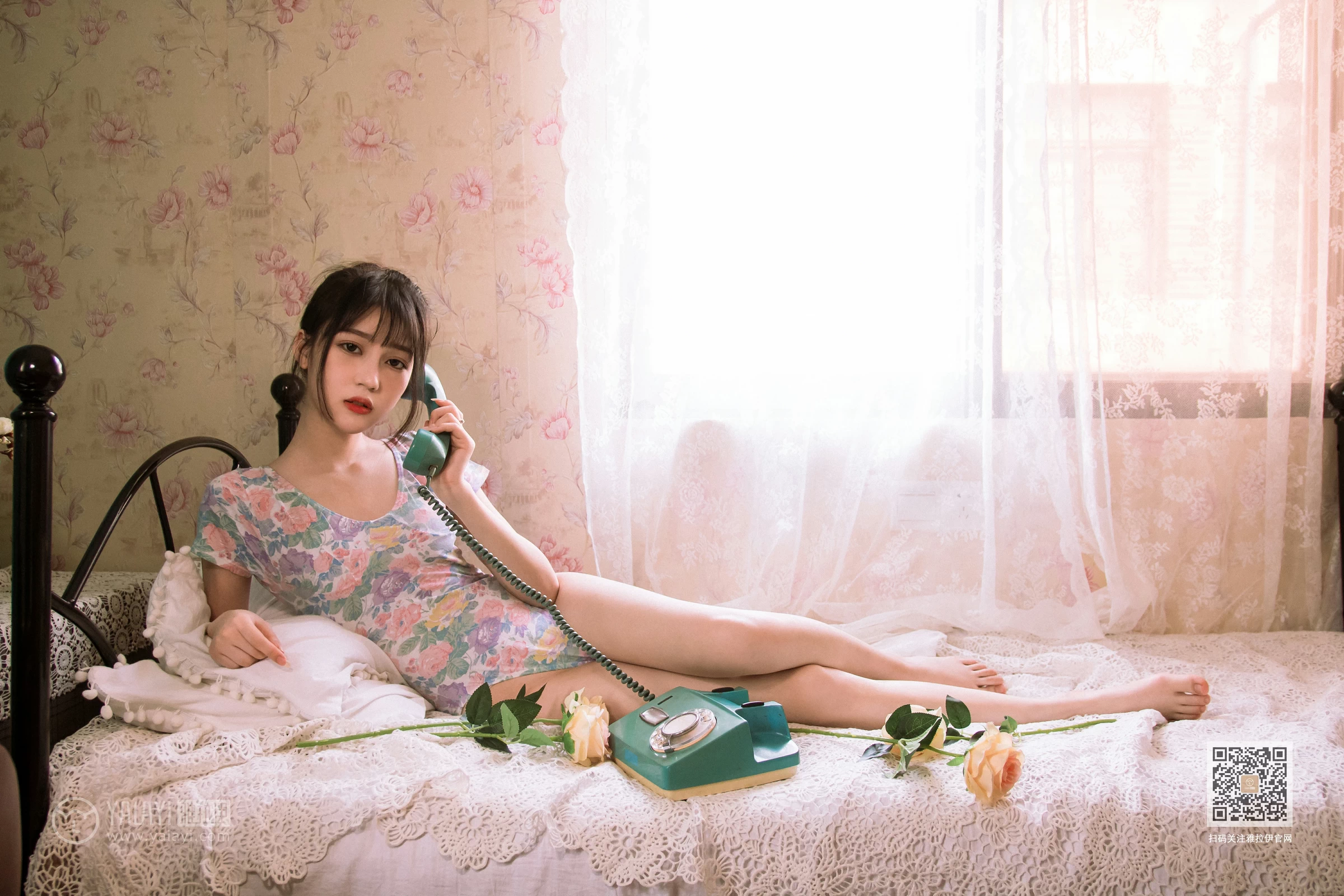 [YALAYI雅拉伊]Vol.433 复古情怀 卉卉 碎花连体衣居家性感私房写真集第1张