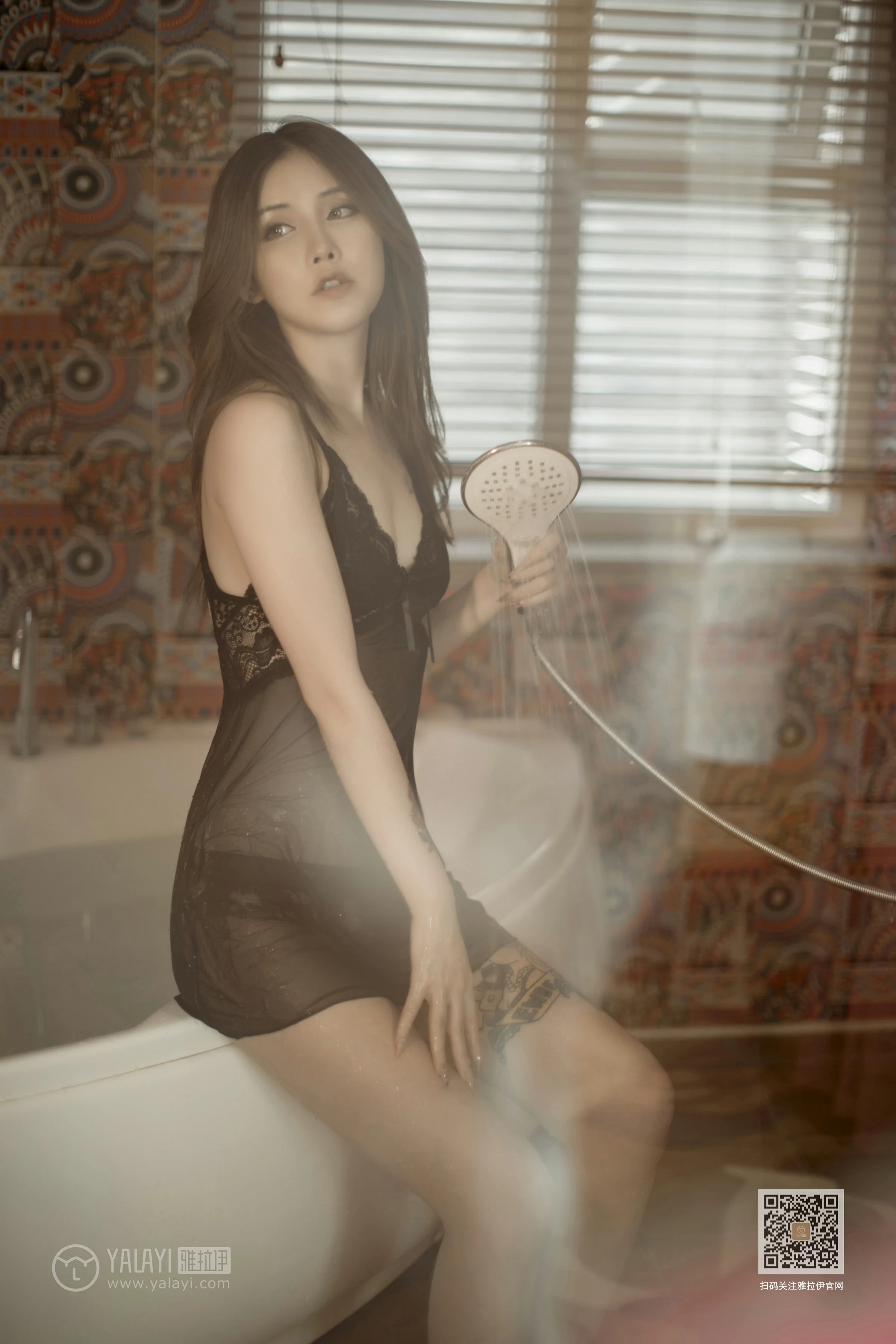 [YALAYI雅拉伊]Vol.445 前戏 小玉 黑色吊带透视情趣内衣裙性感私房写真集第8张