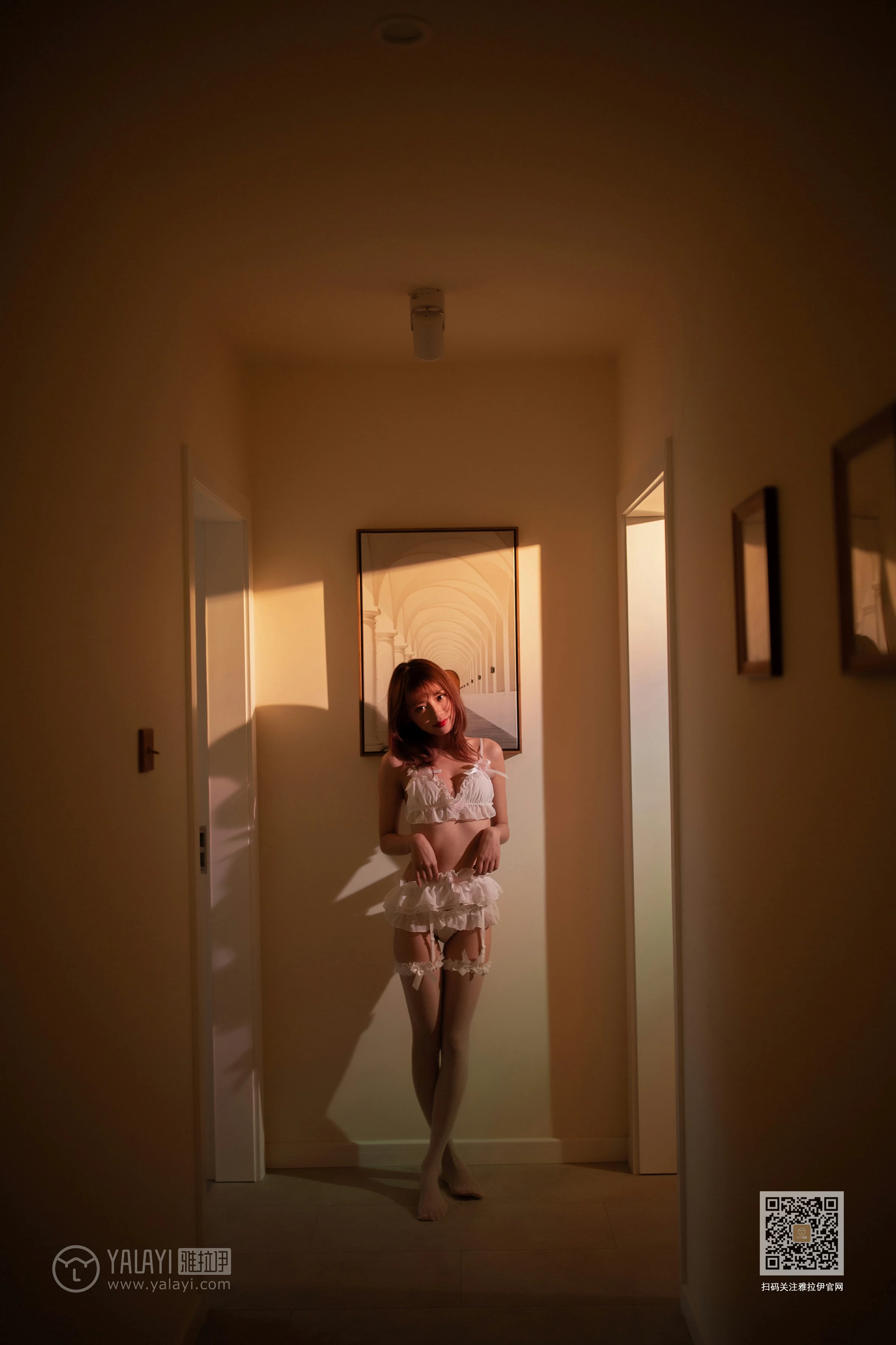 [YALAYI雅拉伊]Vol.483 丝情趣味 丽雅 白色情趣内衣加白色丝袜美腿性感私房写真集第3张
