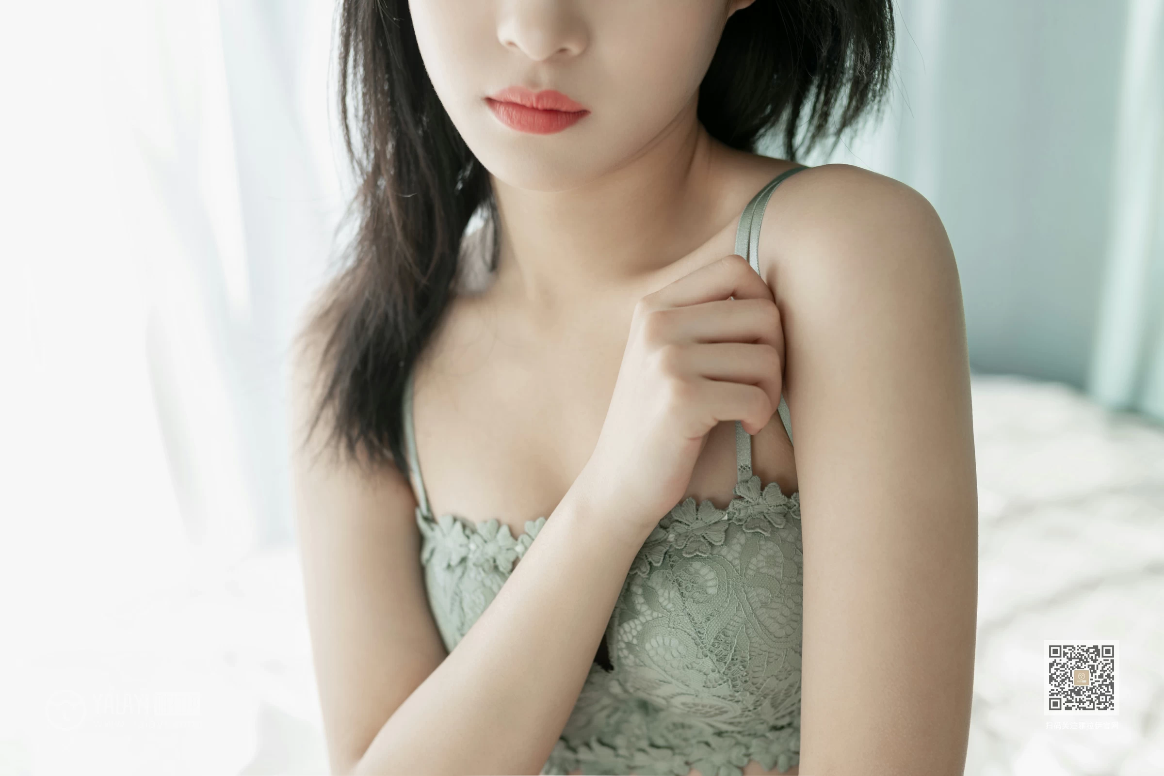 [YALAYI雅拉伊]Vol.487 翡翠女神 含嫣 淡蓝色蕾丝内衣性感私房写真集第10张