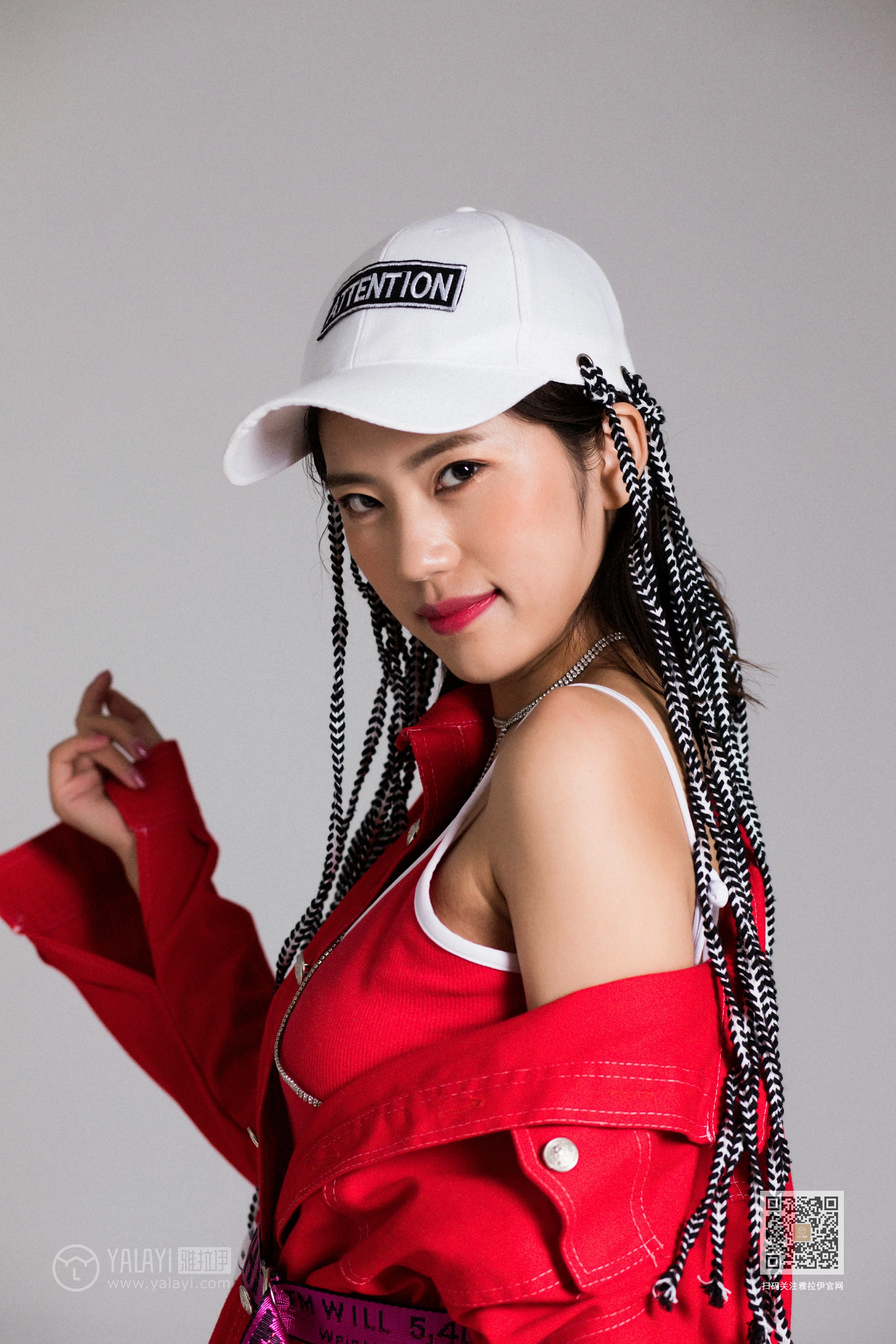 [YALAYI雅拉伊]Vol.499 艺术人生 小小 红色吊带连体运动内衣性感私房写真集第10张