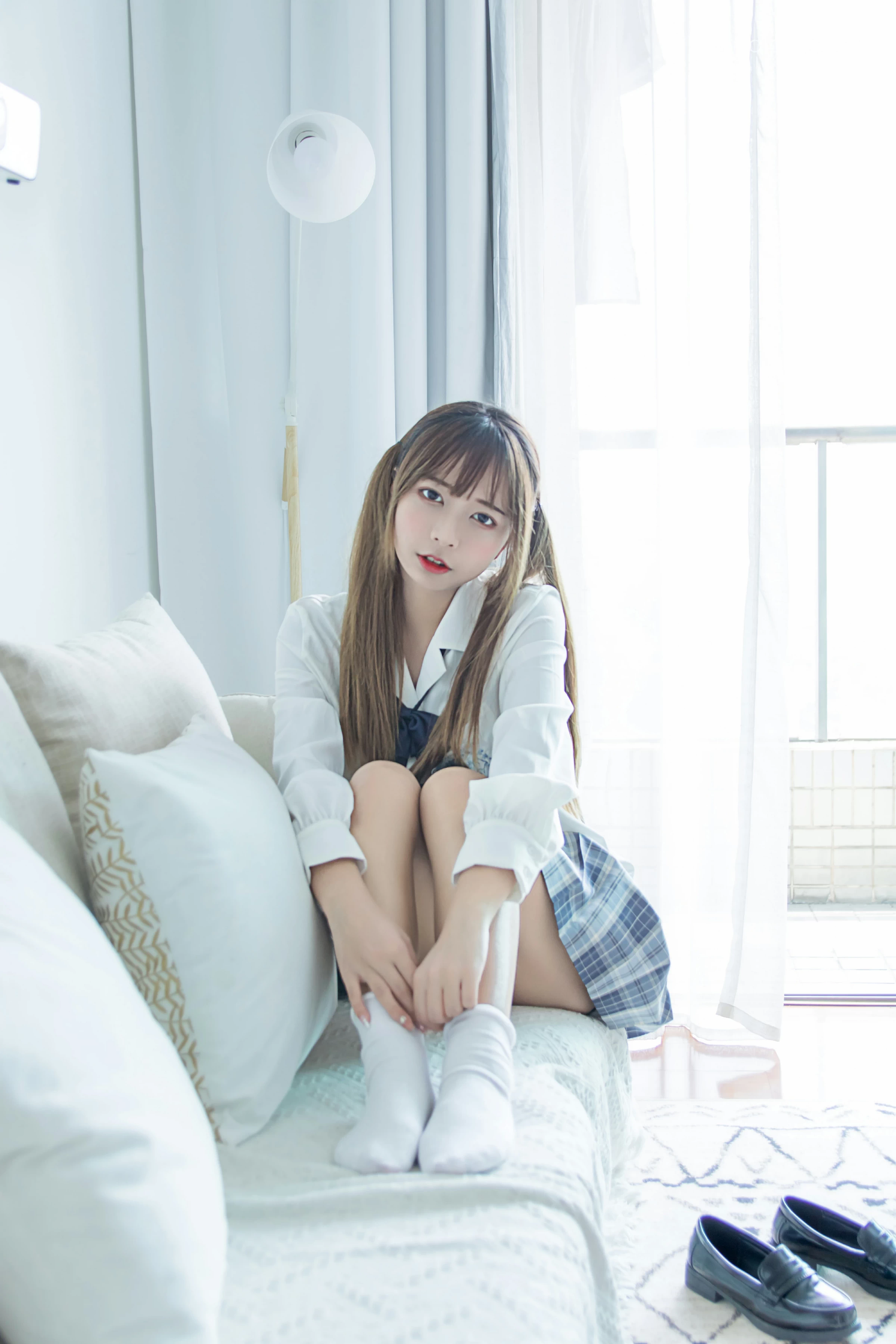 [YALAYI雅拉伊]NO.667 《有我超甜》 阿禾 白色JK制服加格子短裙私房写真集第4张