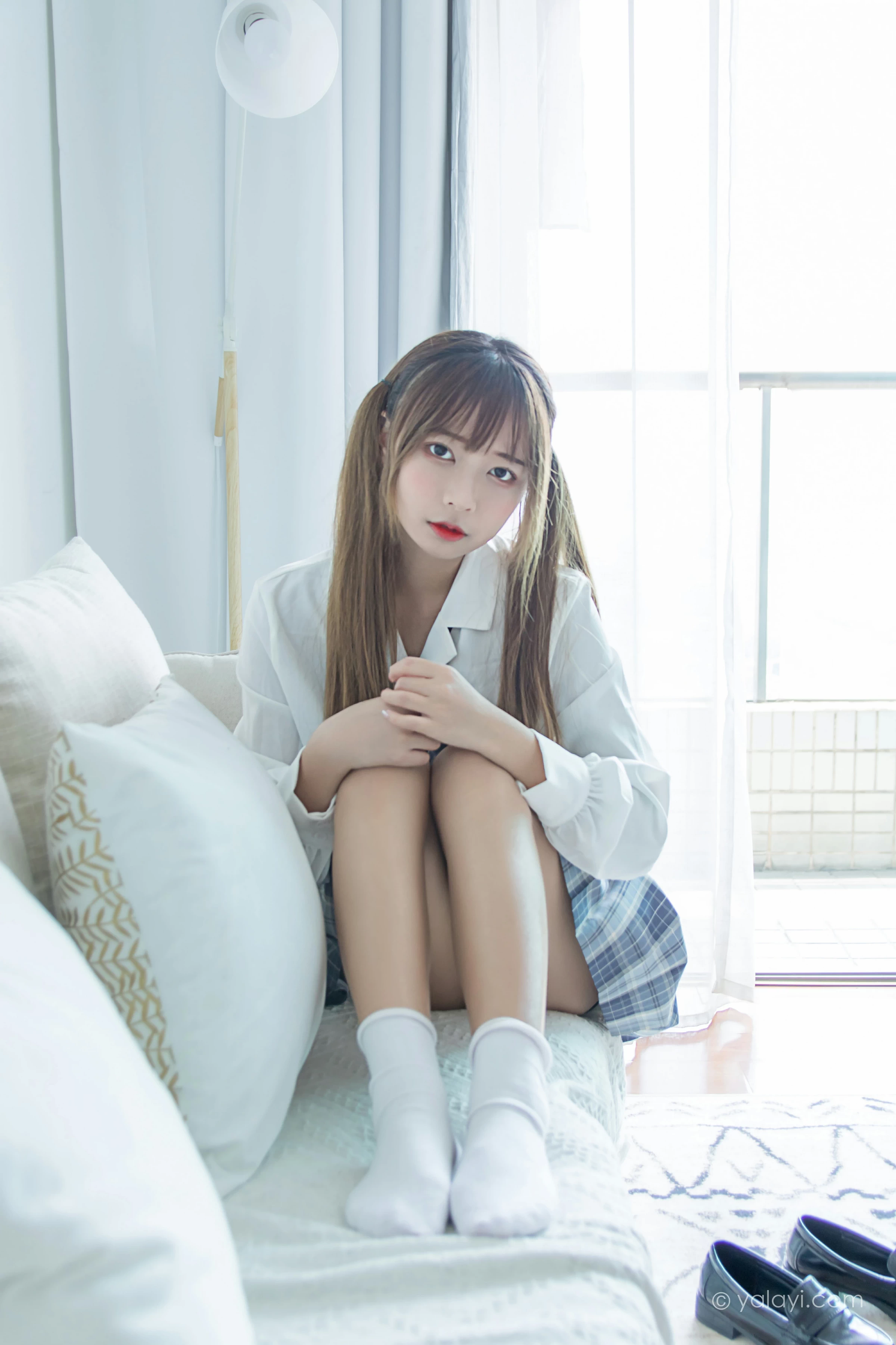 [YALAYI雅拉伊]NO.667 《有我超甜》 阿禾 白色JK制服加格子短裙私房写真集第5张