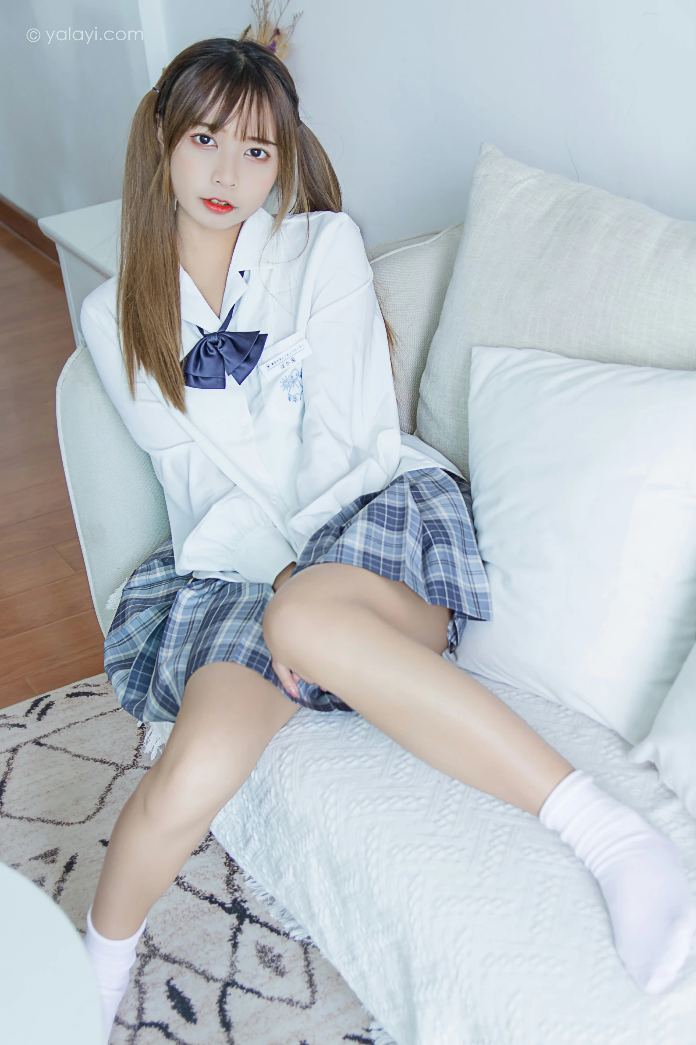 [YALAYI雅拉伊]NO.667 《有我超甜》 阿禾 白色JK制服加格子短裙私房写真集第10张