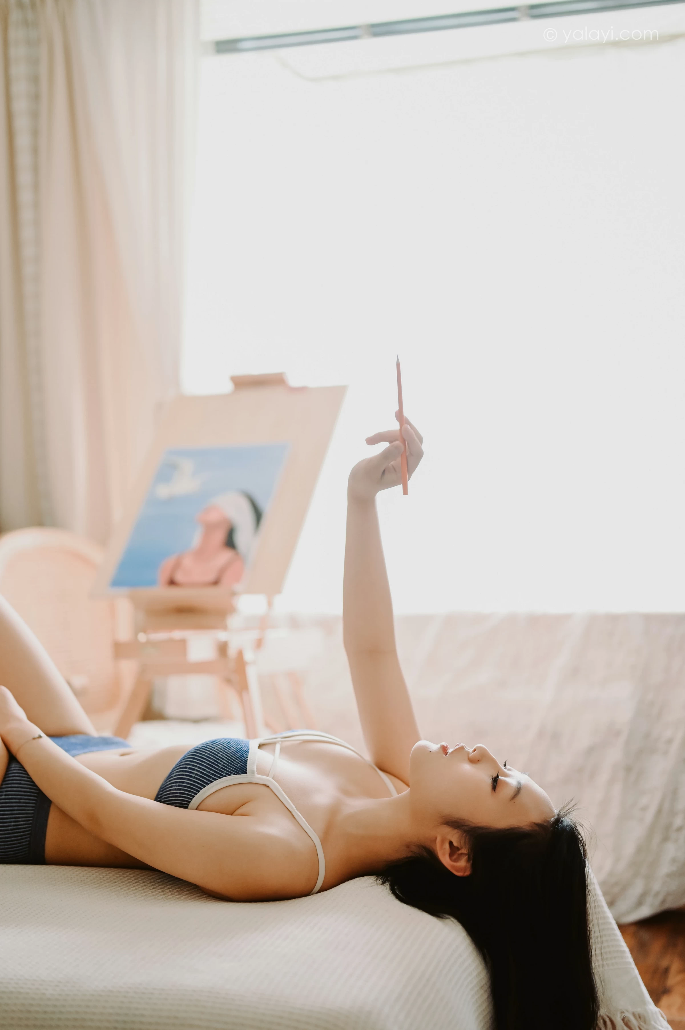 [YALAYI雅拉伊]NO.668 《作画的女孩》 沈伊 灰色内衣性感私房写真集第9张