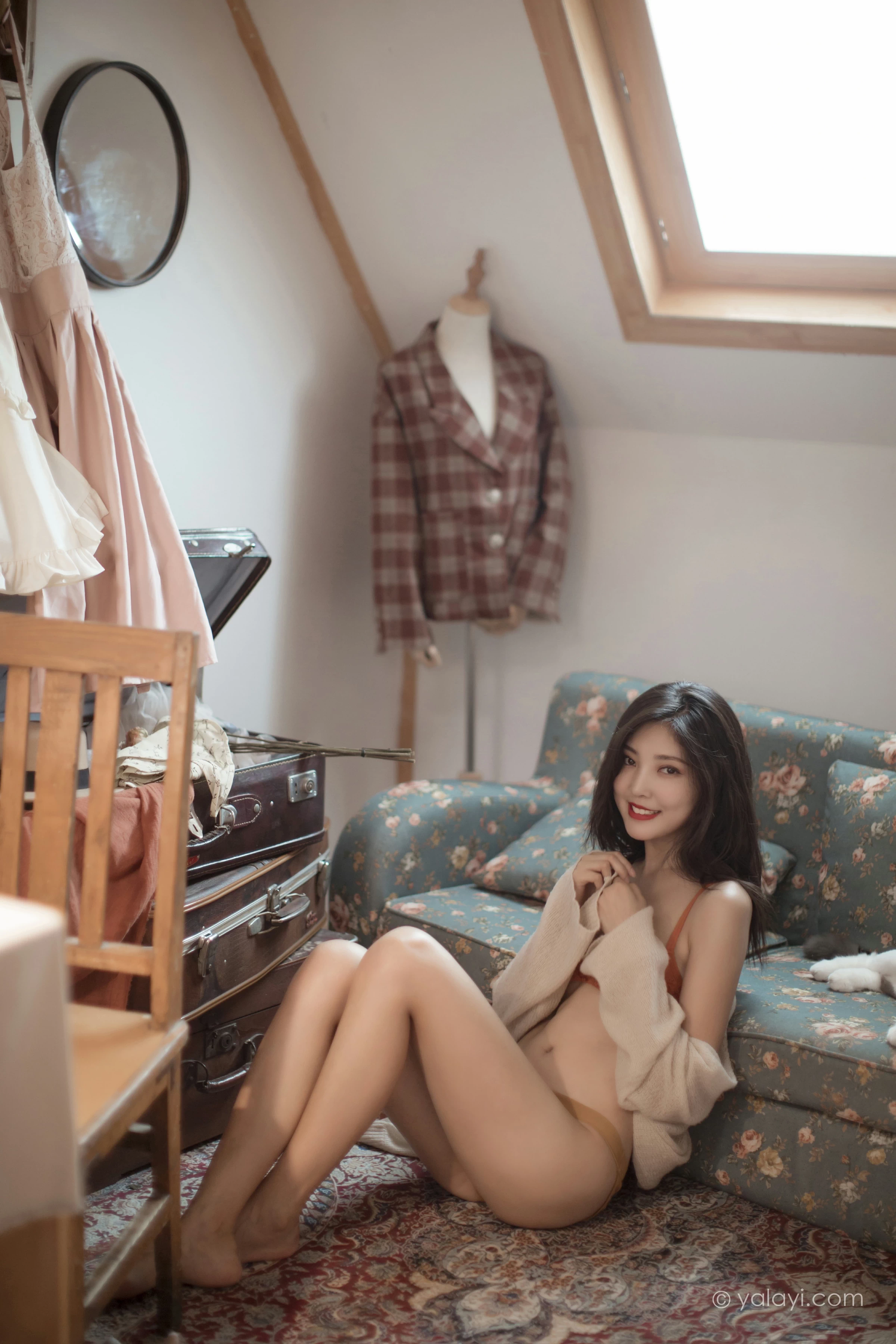[YALAYI雅拉伊]NO.670 《心动》 苍儿 白色睡袍加橙色内衣性感私房写真集第13张