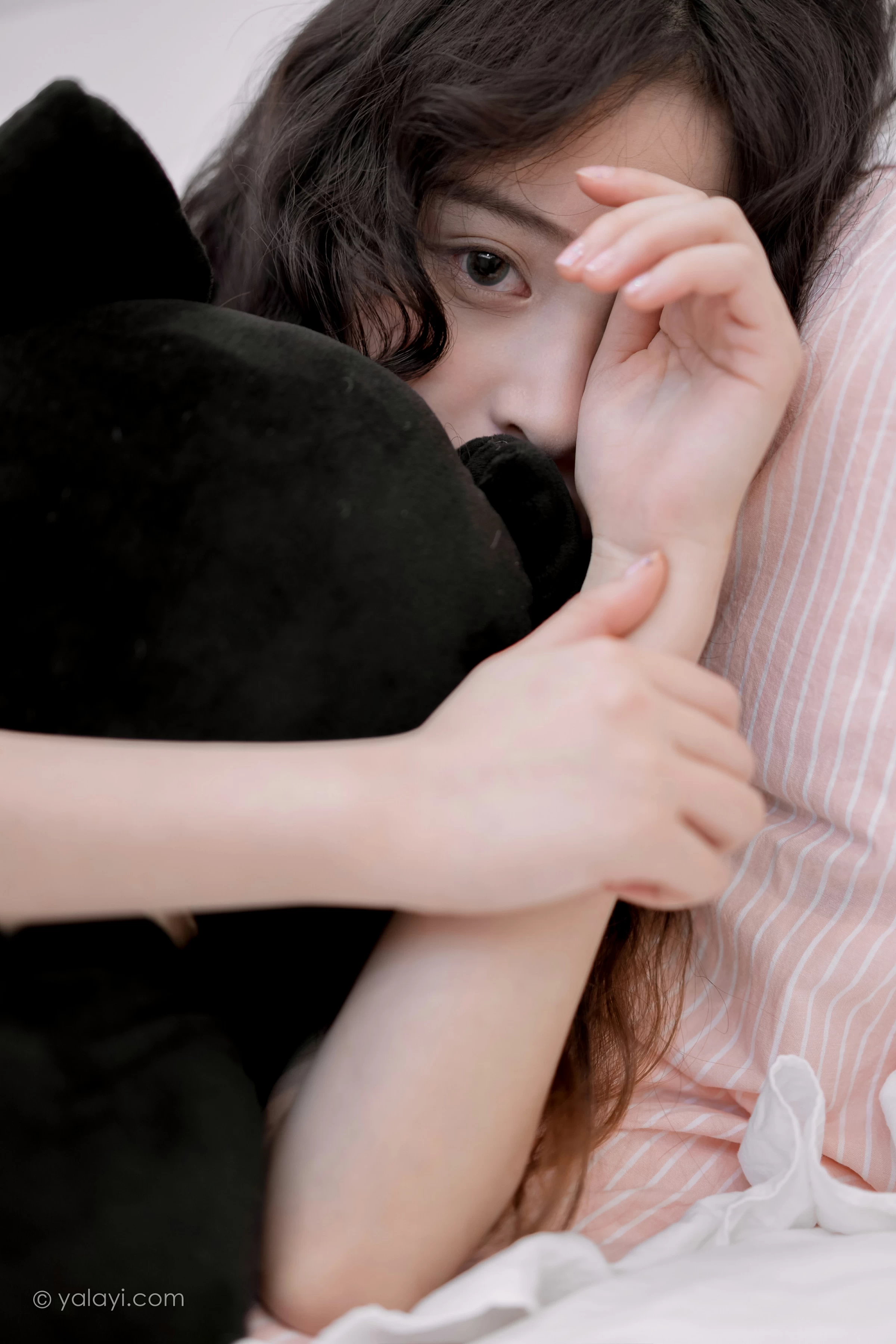 [YALAYI雅拉伊]NO.716 《对我说爱你》 西子 黑色内衣居家性感私房写真集第1张