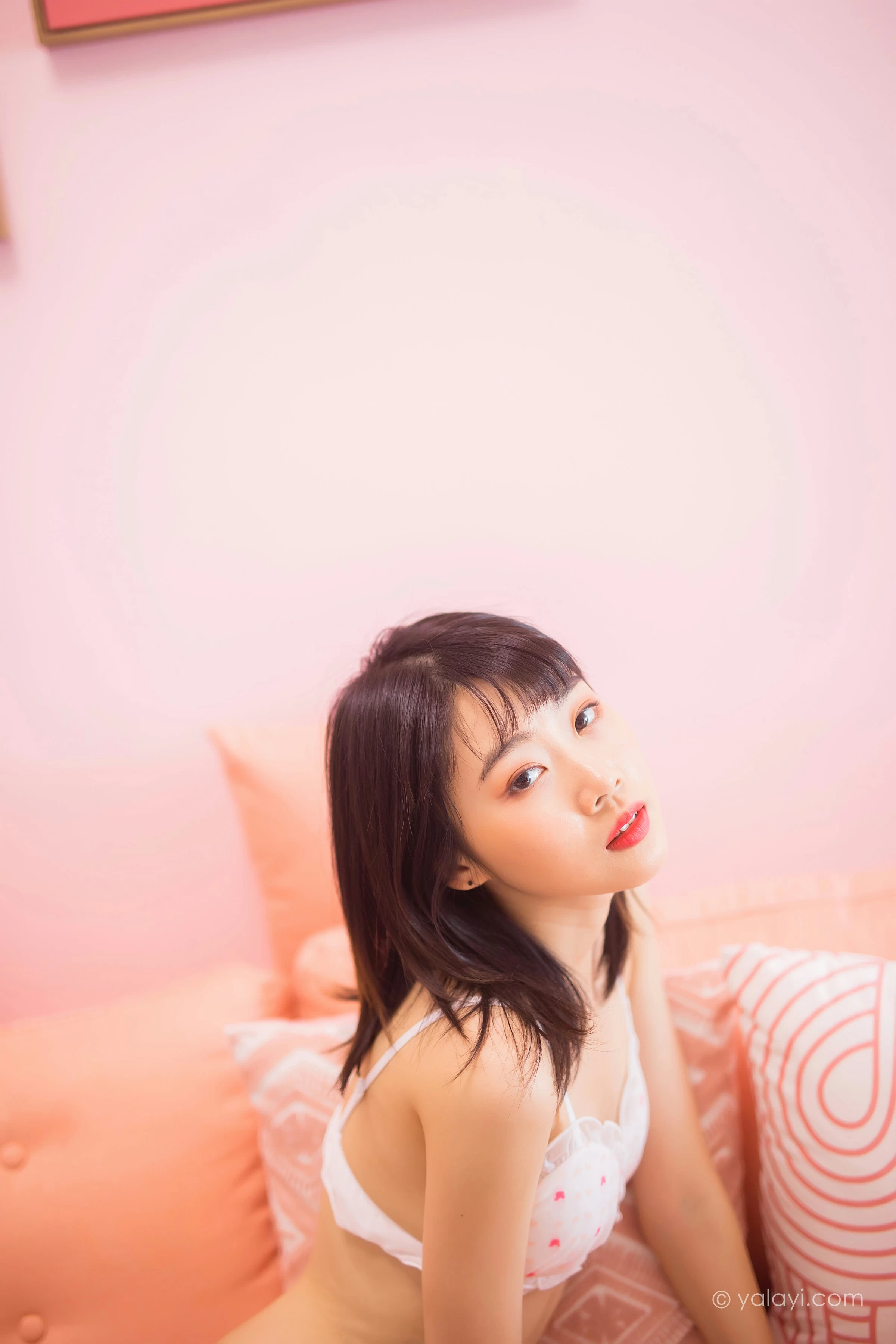 [YALAYI雅拉伊]NO.657 《粉色少女心》 粉粉 白色蕾丝内衣性感私房写真集第8张