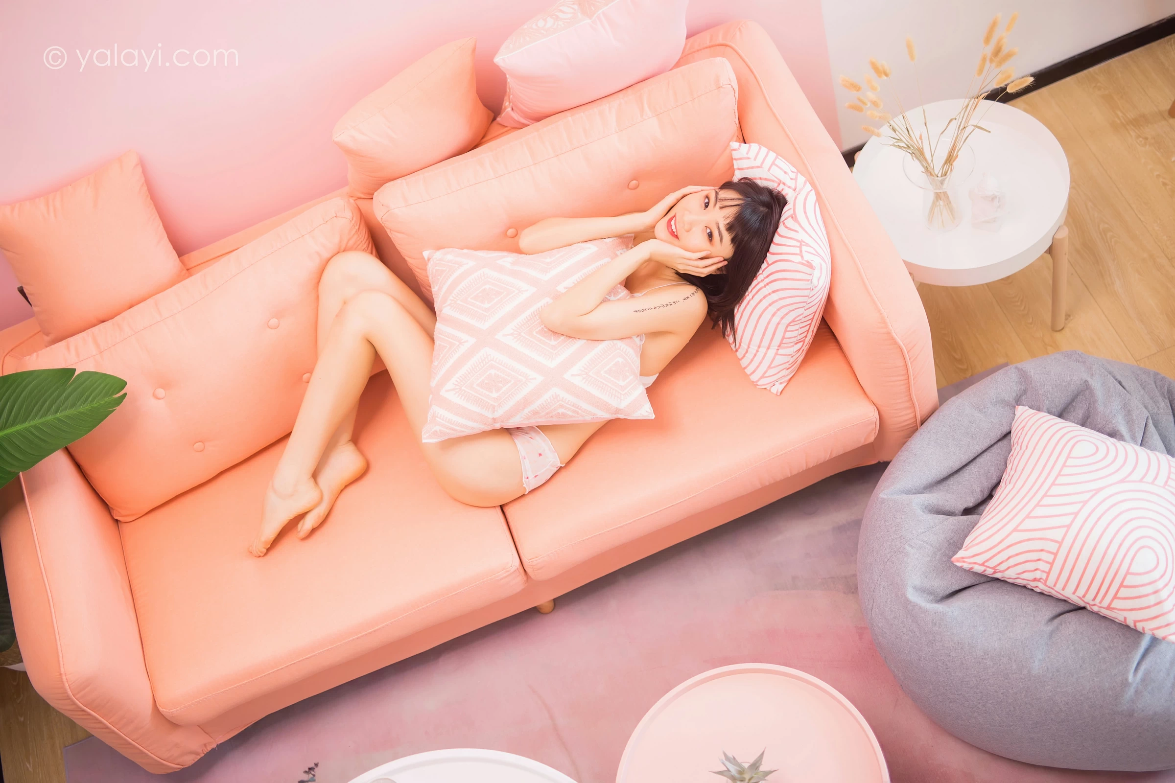 [YALAYI雅拉伊]NO.657 《粉色少女心》 粉粉 白色蕾丝内衣性感私房写真集第18张