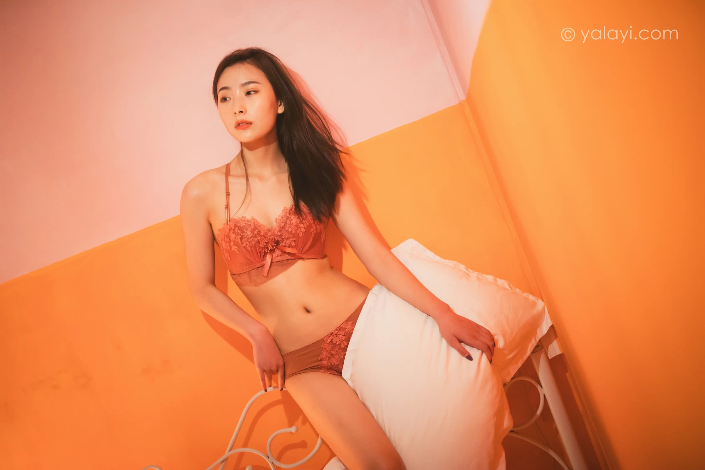 [YALAYI雅拉伊]NO.683 《暧昧》 海棠 粉色蕾丝内衣性感私房写真集第11张