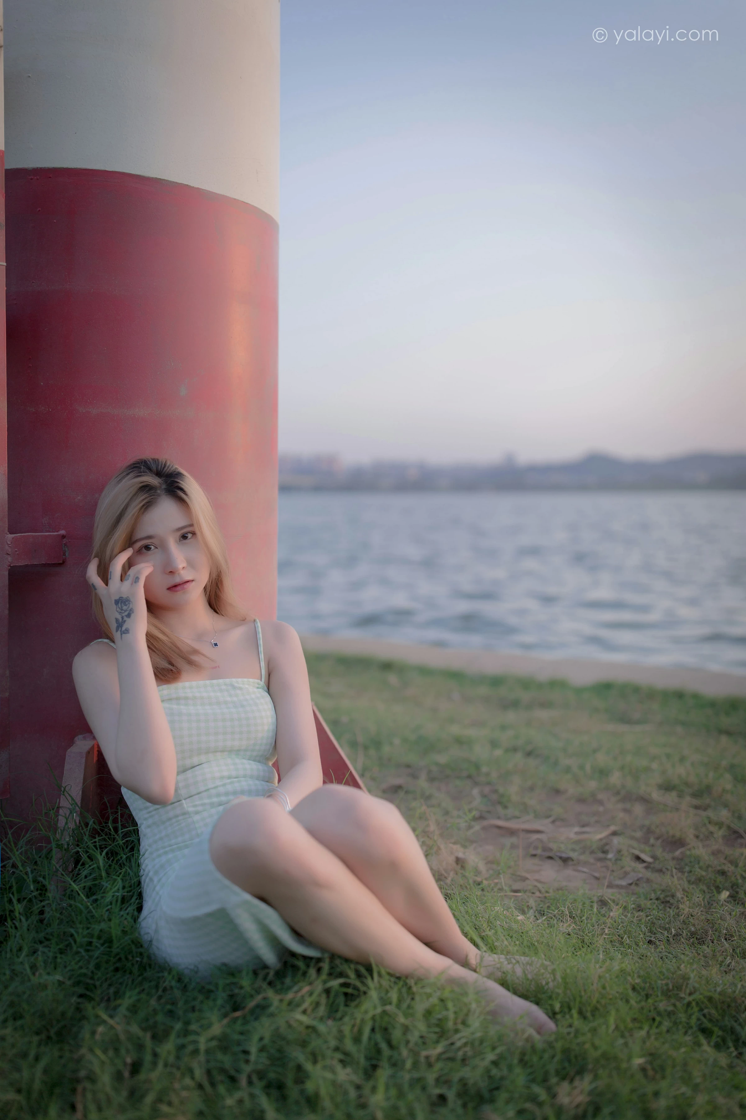 [YALAYI雅拉伊]NO.712 《风继续吹》 梦涵 紧身吊带连衣裙休闲写真第9张