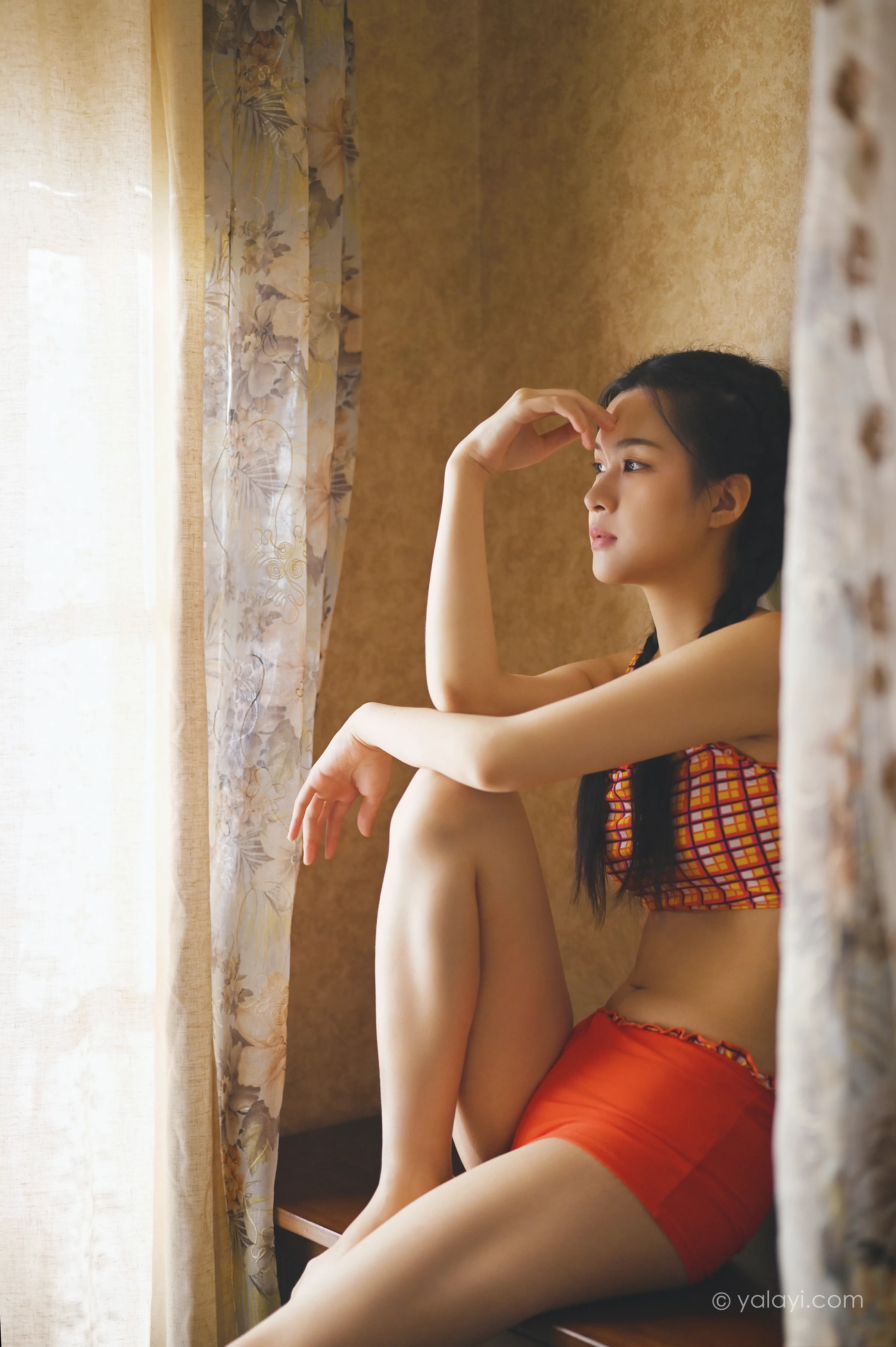 [YALAYI雅拉伊]NO.737 《独处》 方岚 红色格子内衣加短裙性感私房写真集第13张
