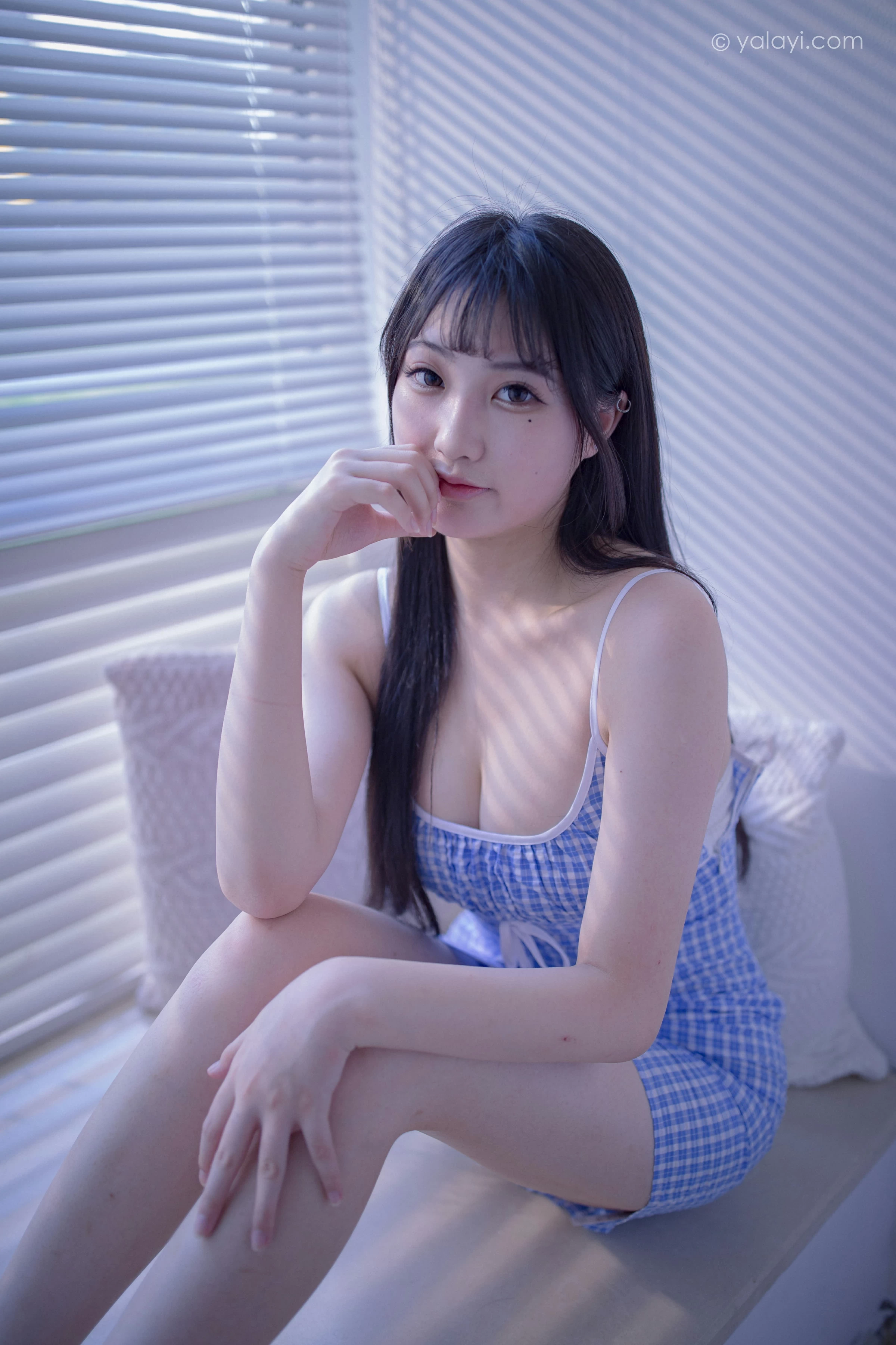 [YALAYI雅拉伊]NO.687 《蓝》 瓶儿 蓝色紧身吊带连衣裙性感私房写真集第2张
