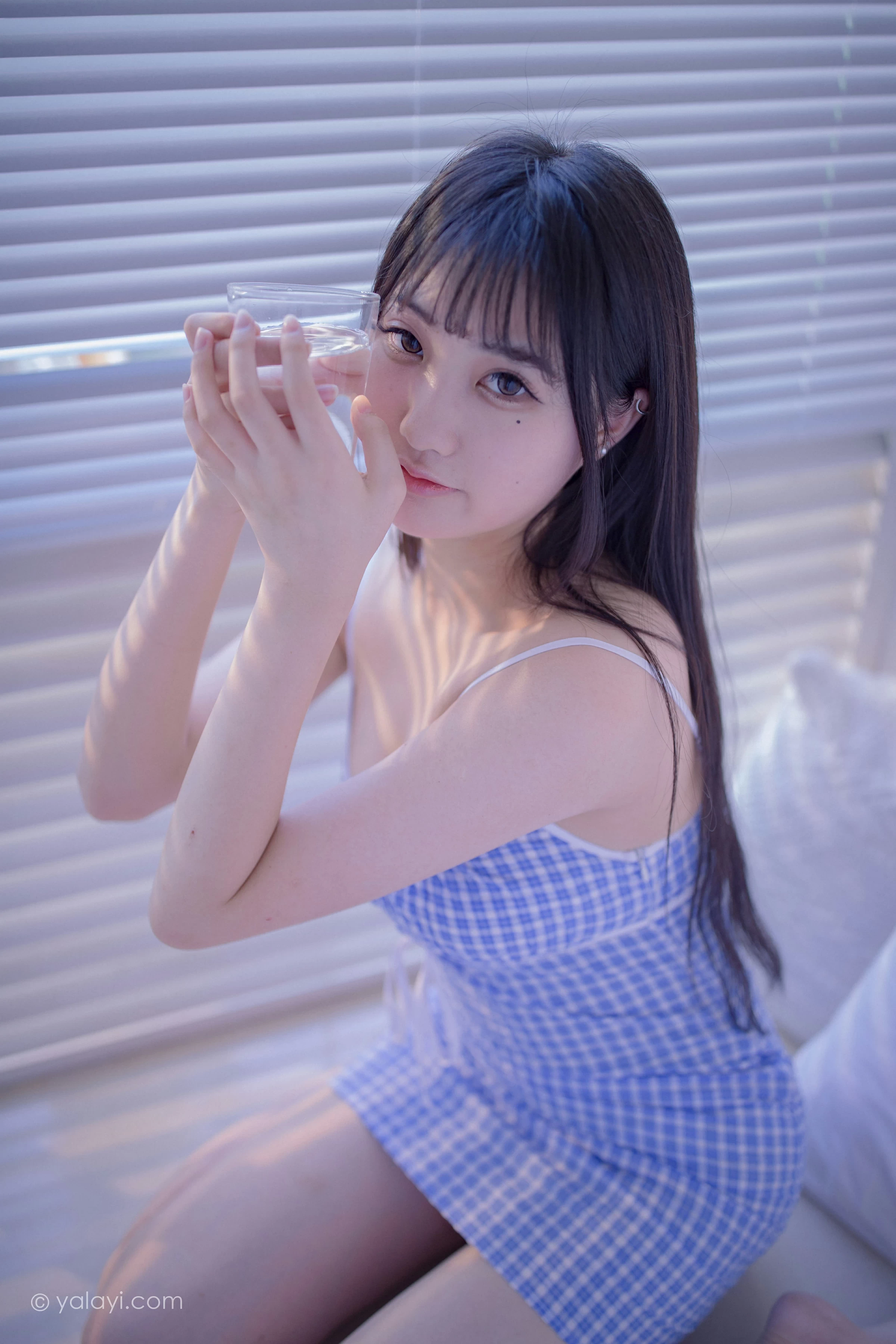 [YALAYI雅拉伊]NO.687 《蓝》 瓶儿 蓝色紧身吊带连衣裙性感私房写真集第9张