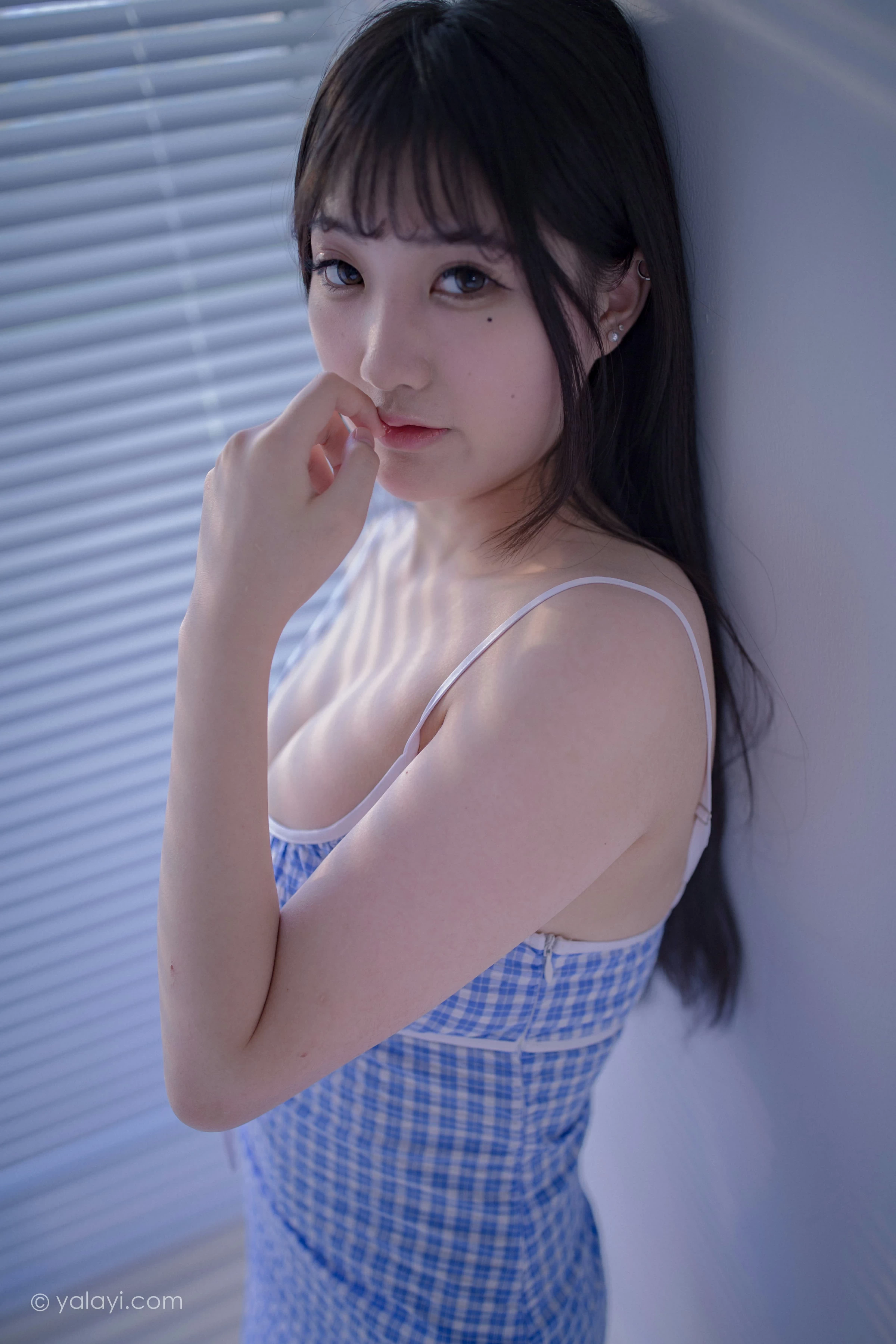 [YALAYI雅拉伊]NO.687 《蓝》 瓶儿 蓝色紧身吊带连衣裙性感私房写真集第18张