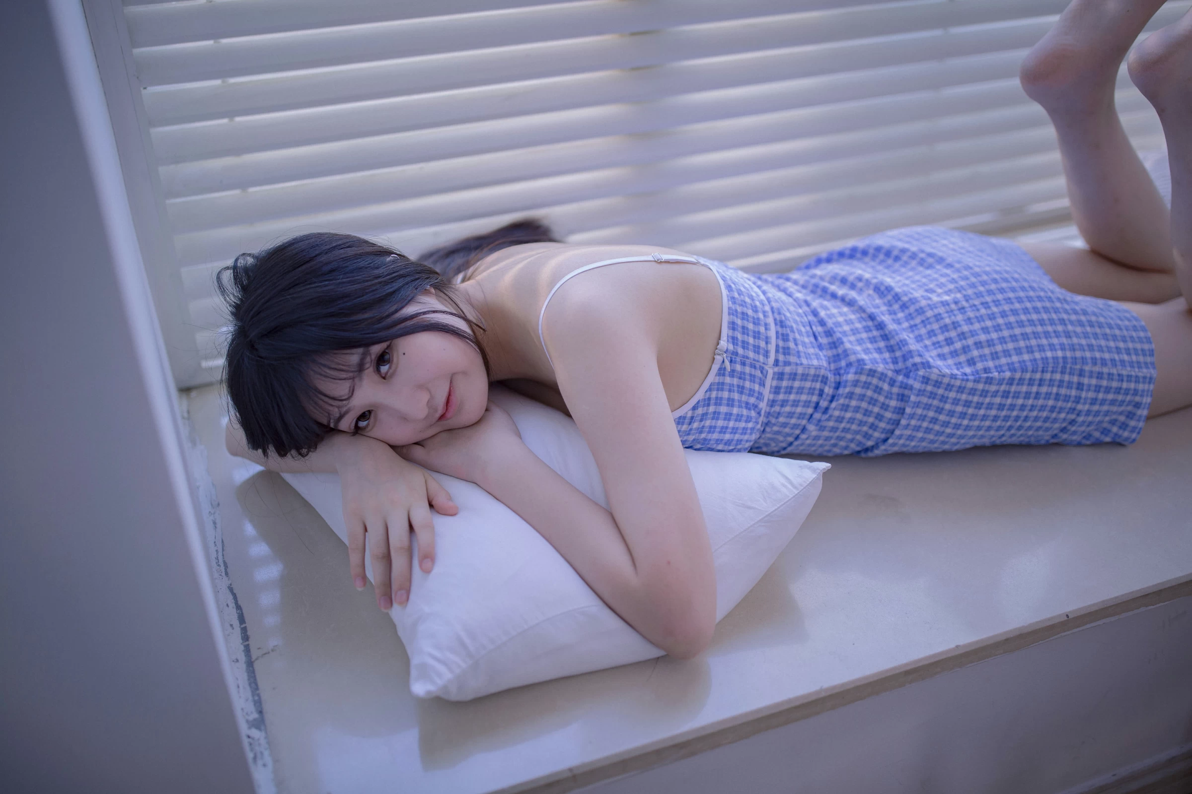 [YALAYI雅拉伊]NO.687 《蓝》 瓶儿 蓝色紧身吊带连衣裙性感私房写真集第22张