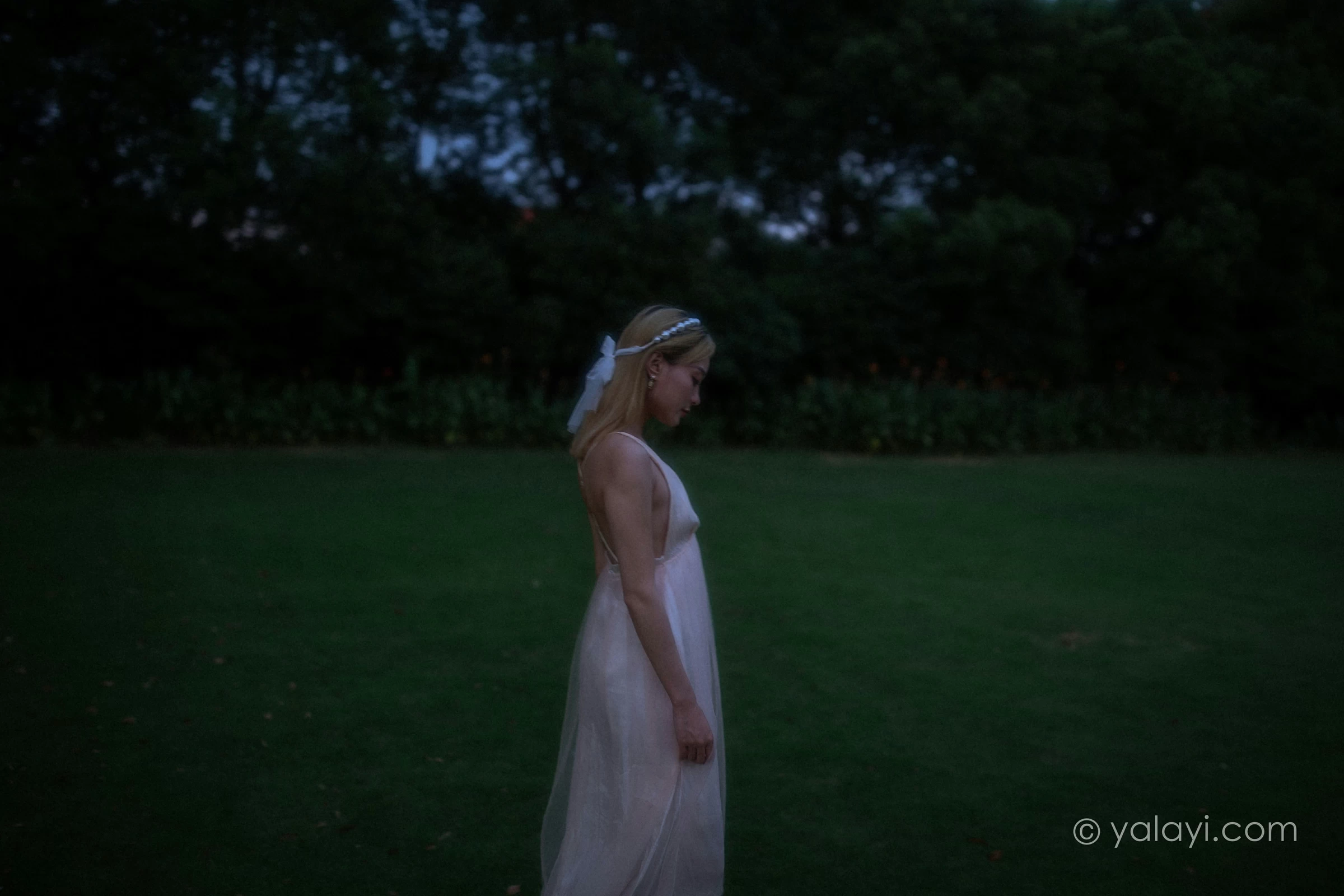 [YALAYI雅拉伊]NO.695 《救赎》 米粒米粒 粉色吊带连衣裙写真第7张