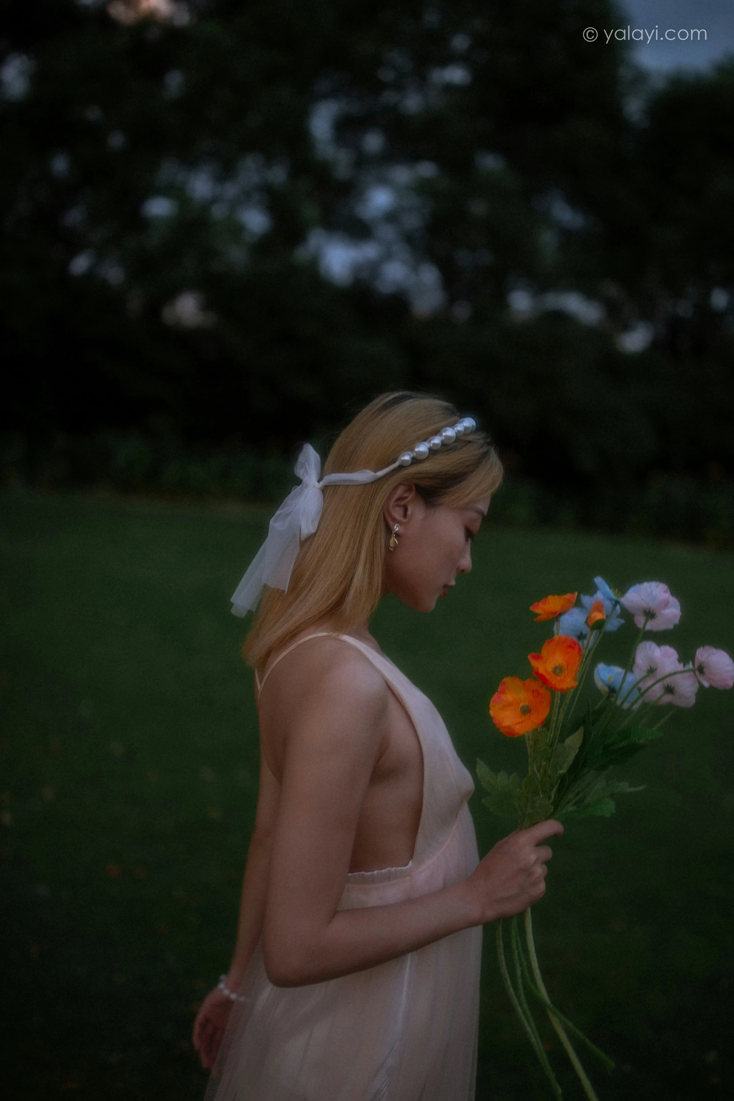 [YALAYI雅拉伊]NO.695 《救赎》 米粒米粒 粉色吊带连衣裙写真第7张