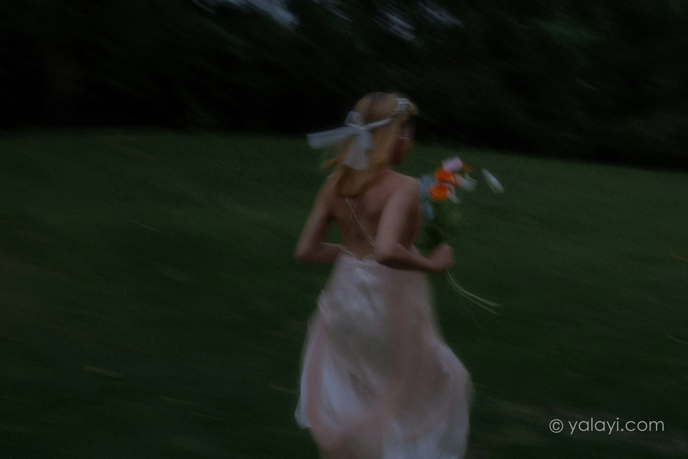 [YALAYI雅拉伊]NO.695 《救赎》 米粒米粒 粉色吊带连衣裙写真第17张