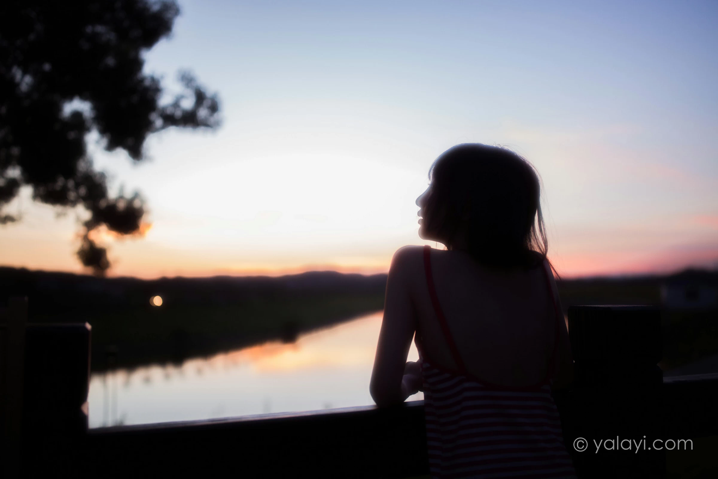 [YALAYI雅拉伊]NO.690 《红了》 落落 红色吊带连衣裙写真第17张