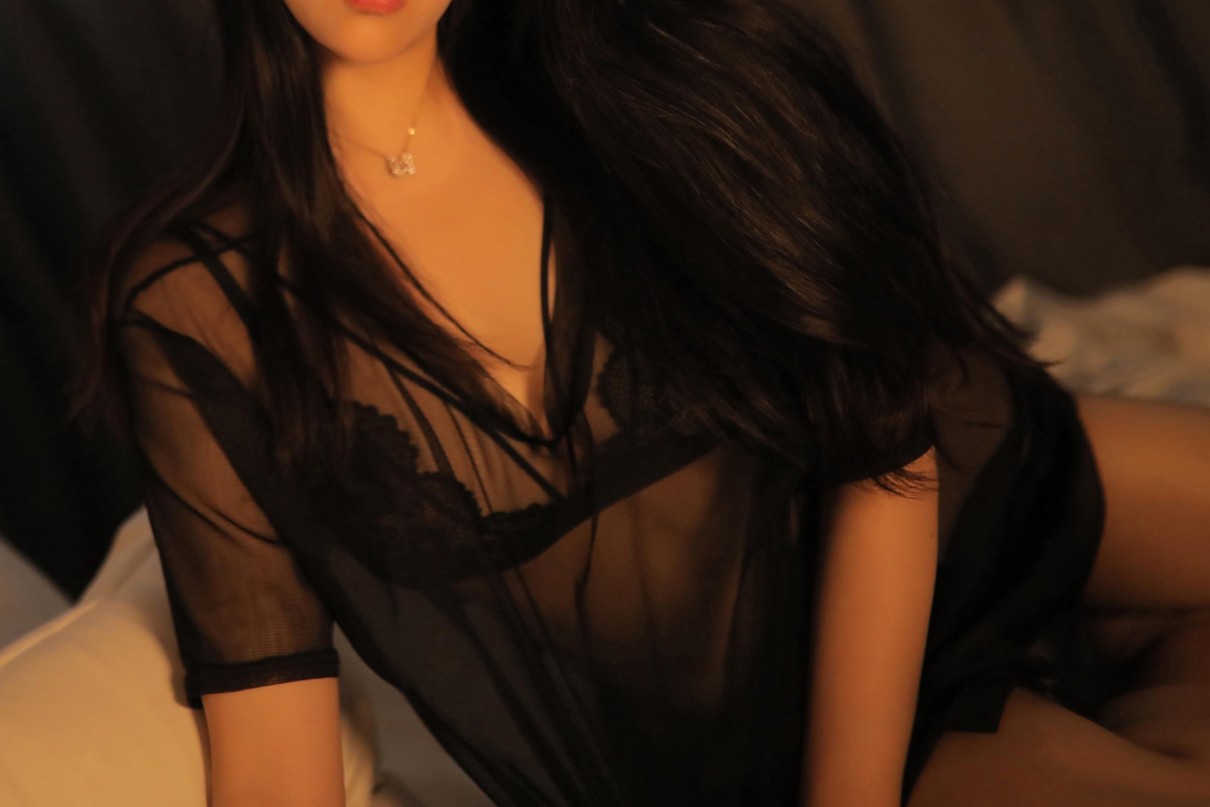 [YALAYI雅拉伊]2022.08.30 夜半私语 婼茹 黑色透视睡衣加蕾丝内衣性感私房写真集第10张