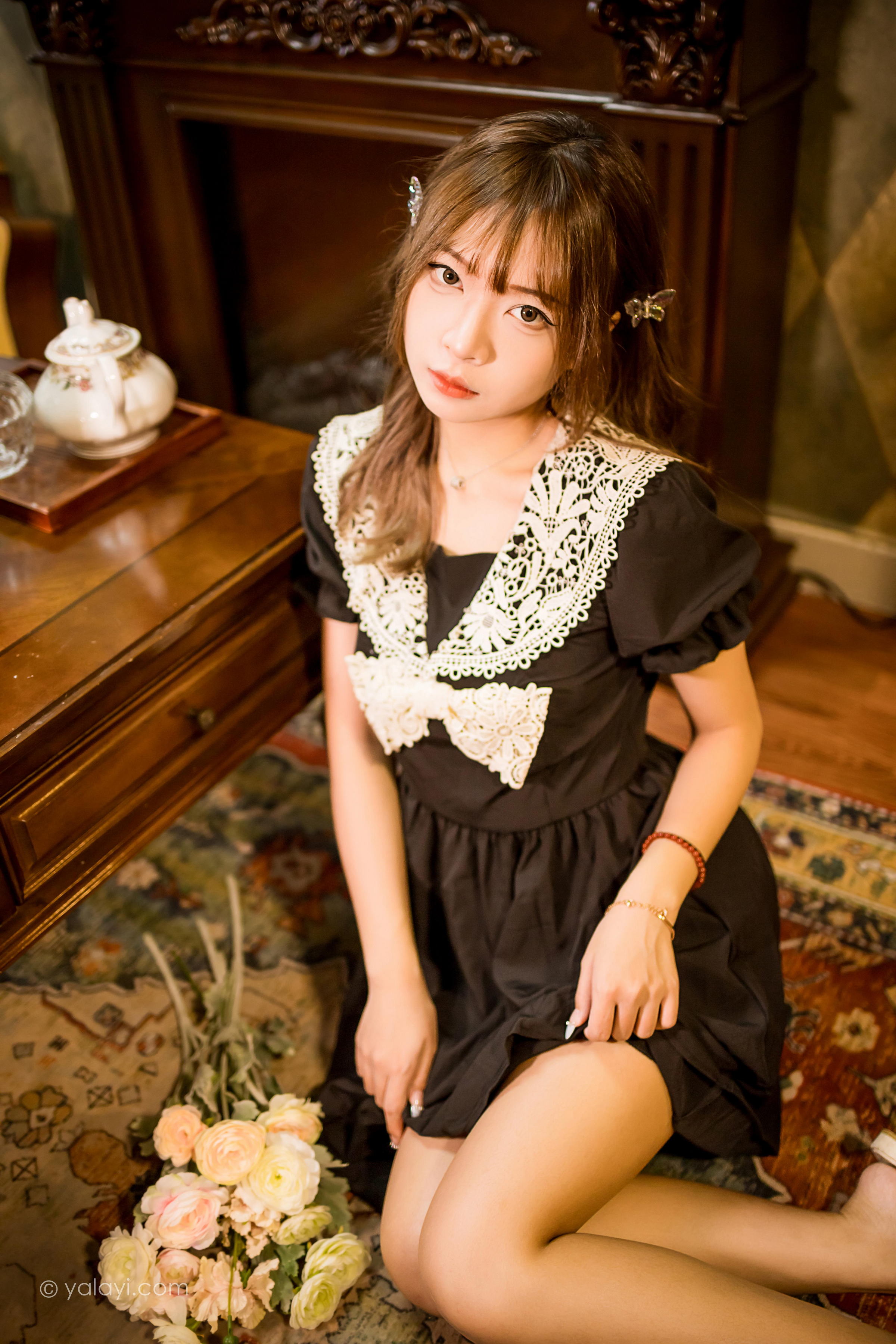 [YALAYI雅拉伊]2022.08.31 黑色的蝴蝶 阿禾 黑色复古蕾丝连衣裙清纯写真集第9张