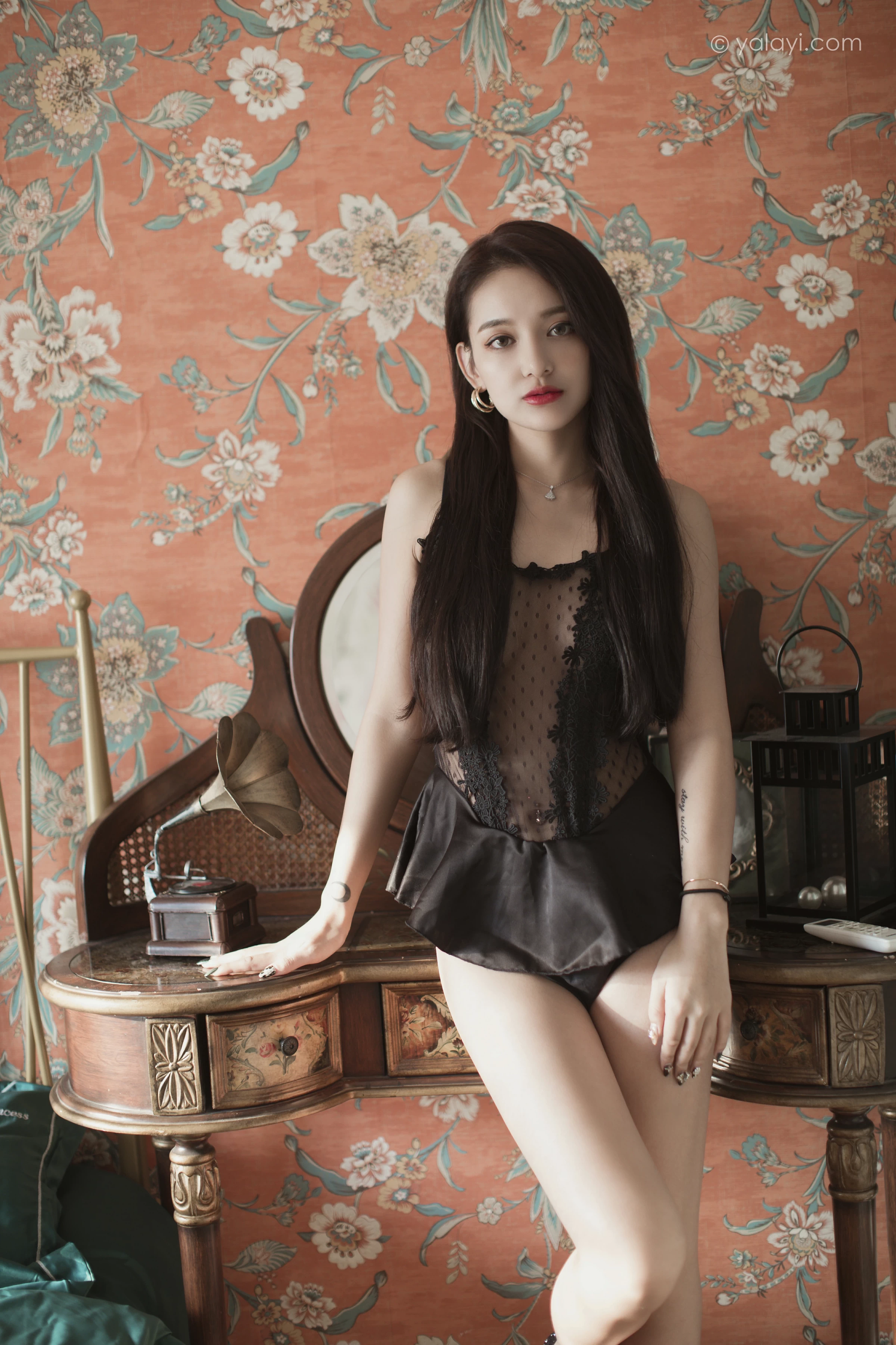 [YALAYI雅拉伊]NO.721 《面纱》 刘子炀 黑色透视情趣连体内衣性感私房写真集第6张