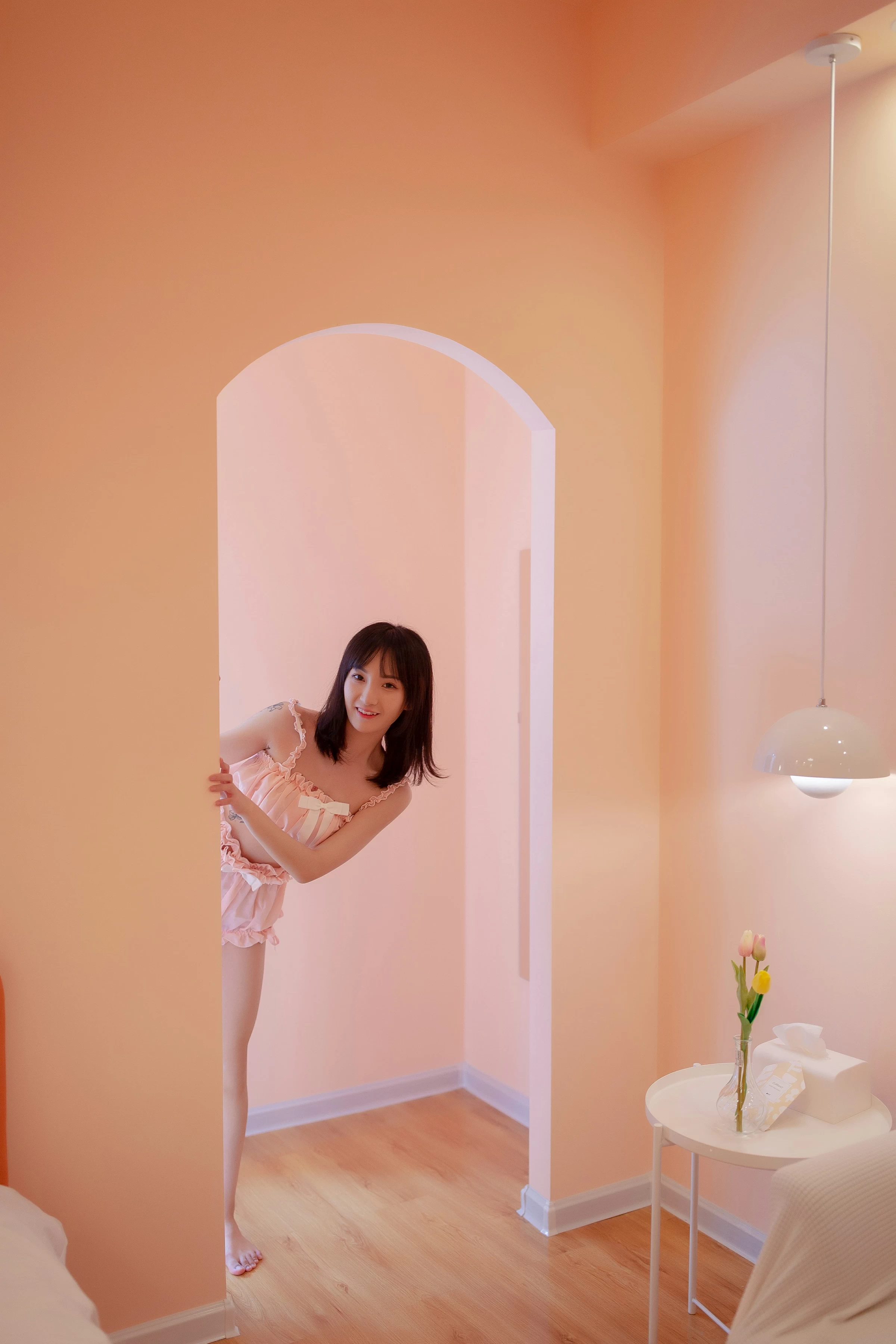 [YALAYI雅拉伊]NO.697 《女友宅日志》 落落 粉色情情趣内衣加短裤性感私房写真集第4张