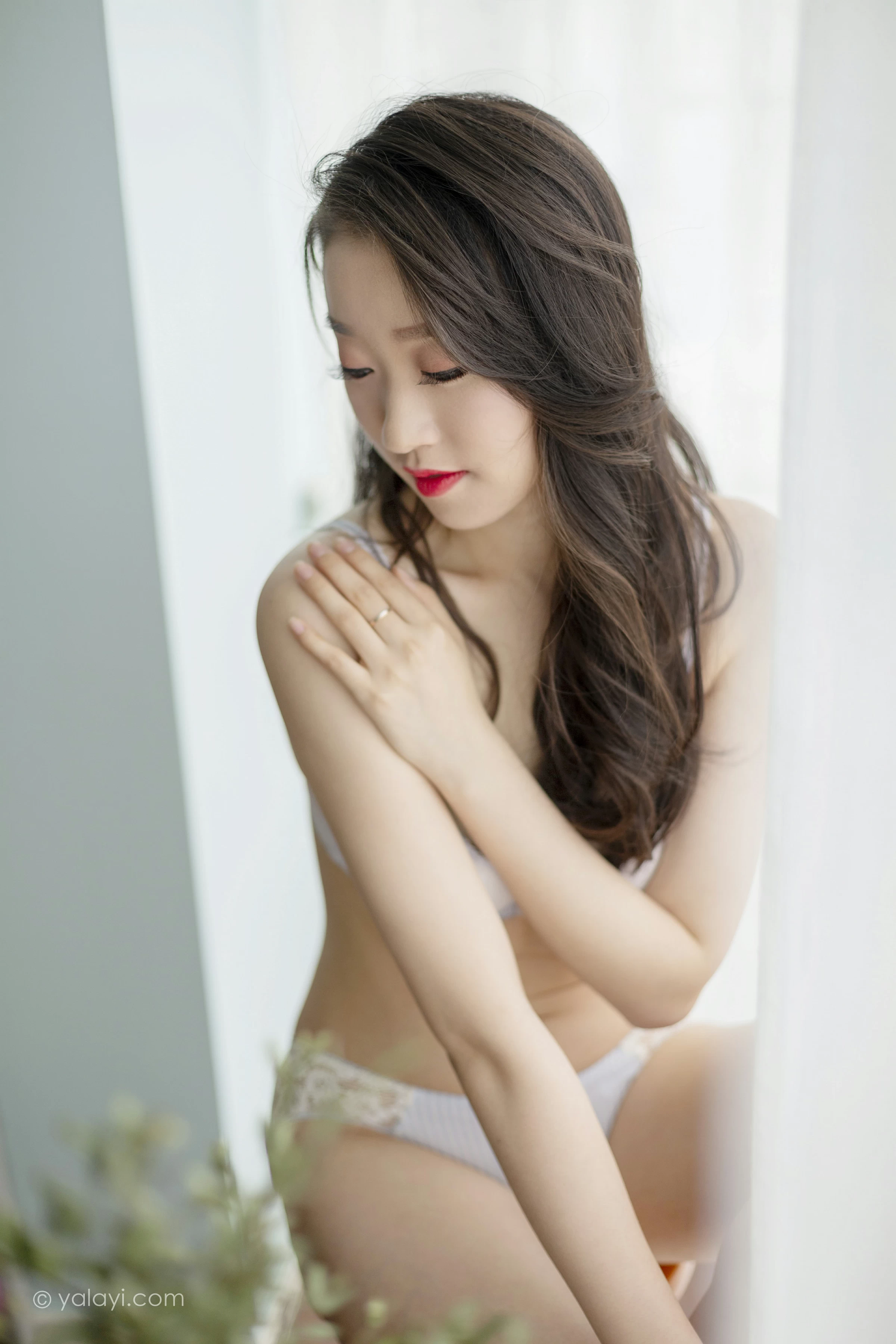 [YALAYI雅拉伊]NO.701 《花容月貌》 心怡 白色蕾丝内衣居家性感私房写真集第9张