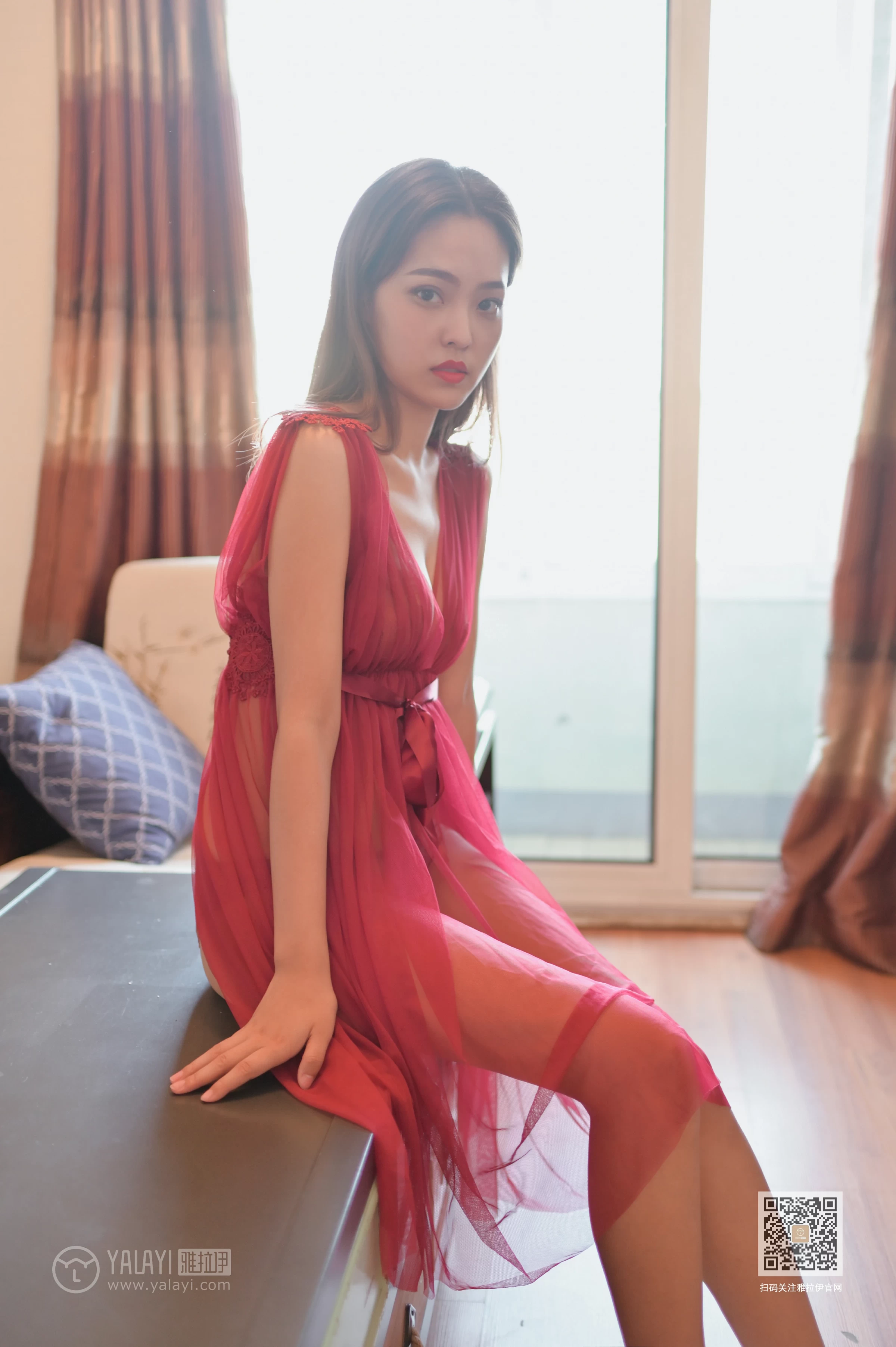 [YALAYI雅拉伊]Vol.446 红拂女 出尘 白色透视情趣连衣裙居家性感私房写真集第3张