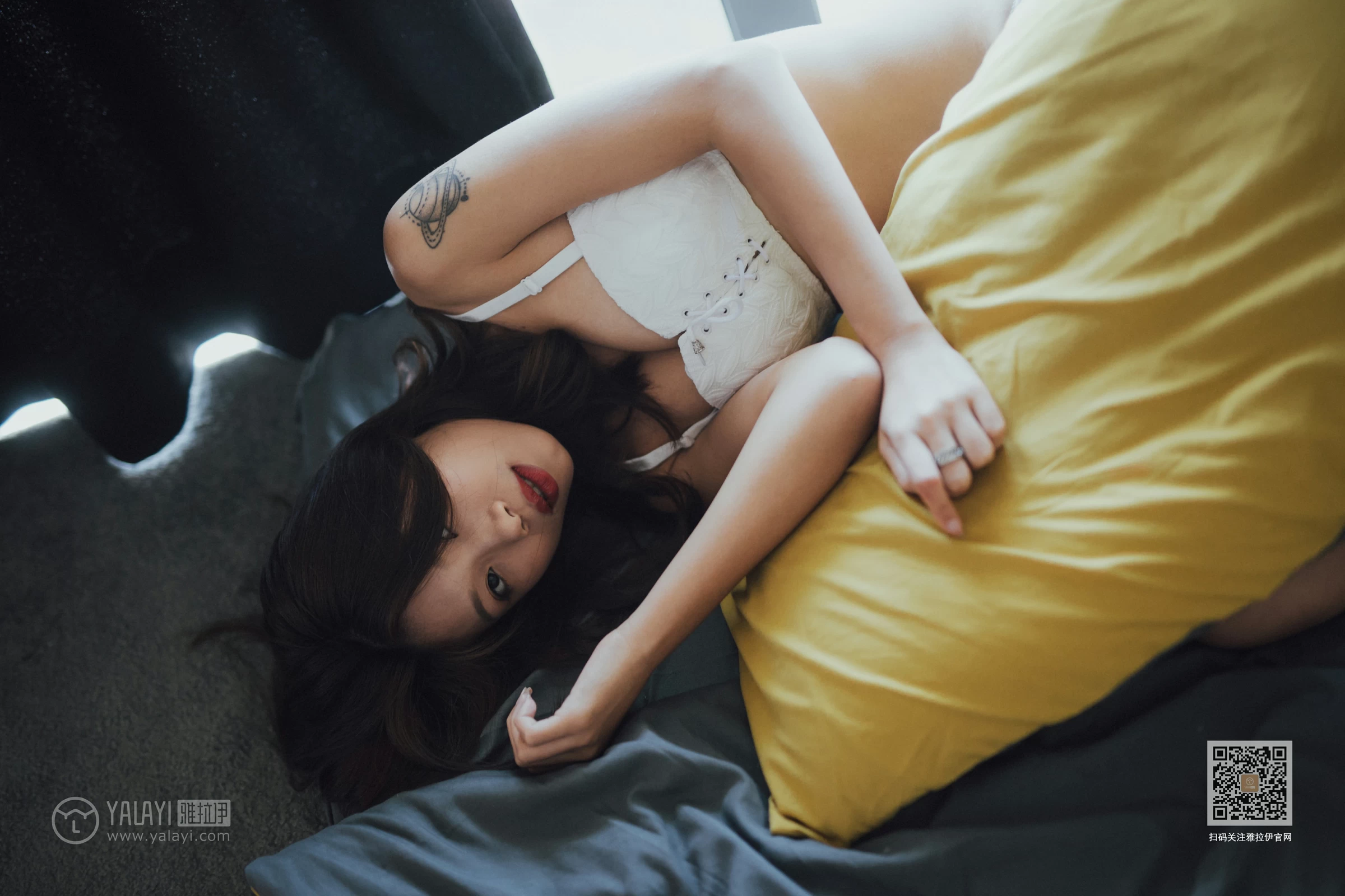 [YALAYI雅拉伊]Vol.448 靡靡之音 静初 白色蕾丝内衣居家性感私房写真集第11张