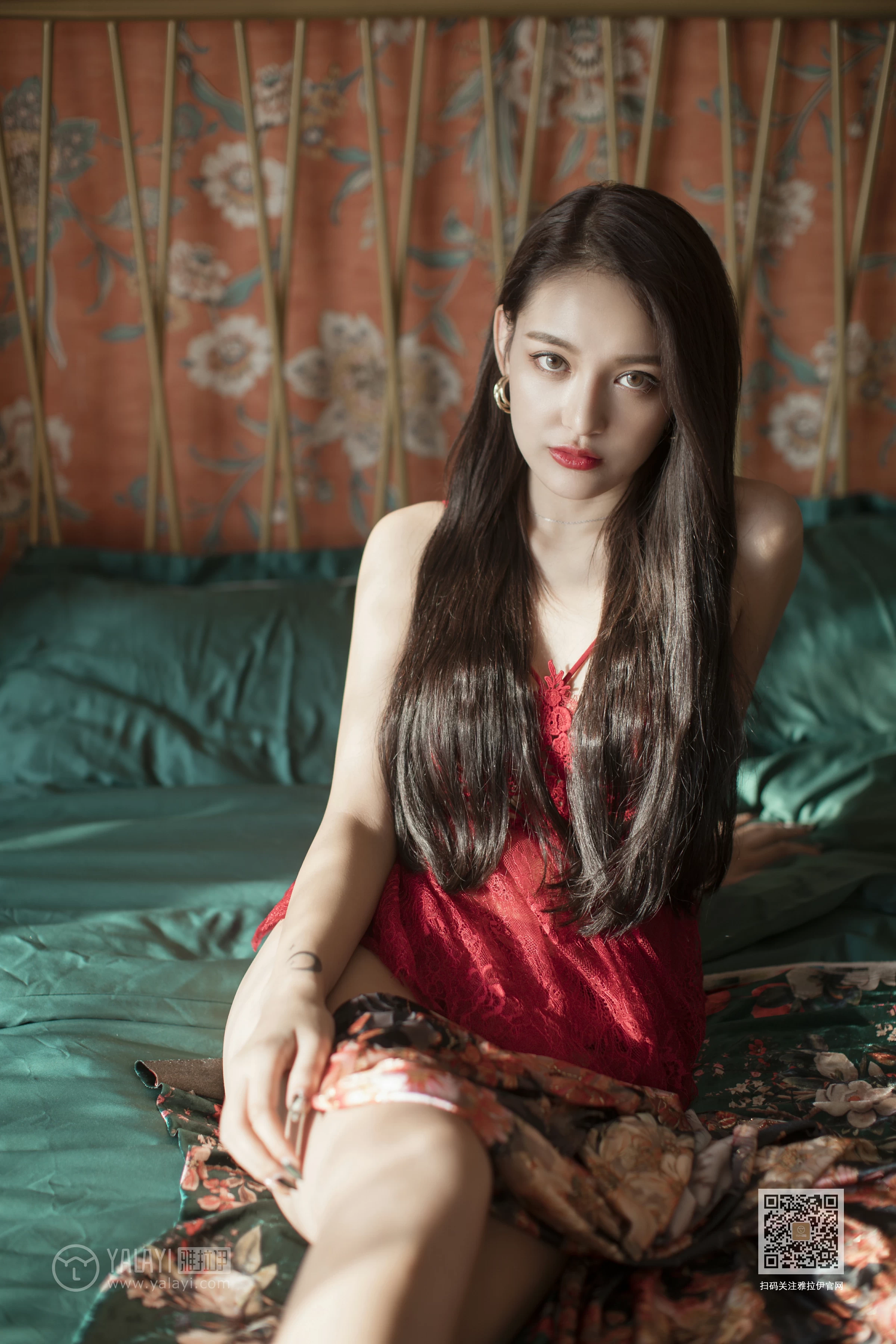 [YALAYI雅拉伊]Vol.458 锦秀奇缘 刘子炀 红色透视情趣内衣性感私房写真集第8张